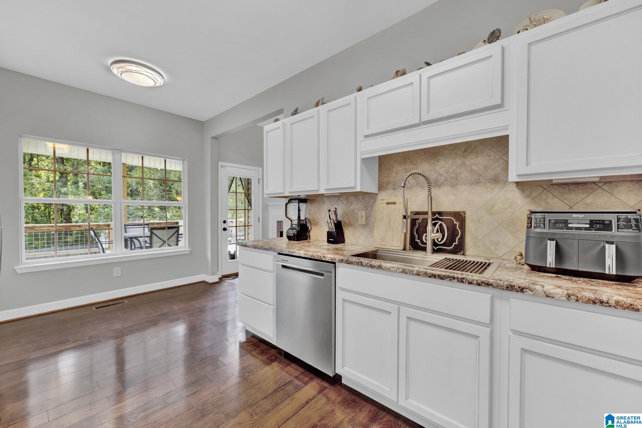 Photo 4 of Single family home for sale at 257 Walnut St, Leeds, AL 35094 | MLS# 21467962 | Listing updated on 2026-10-21