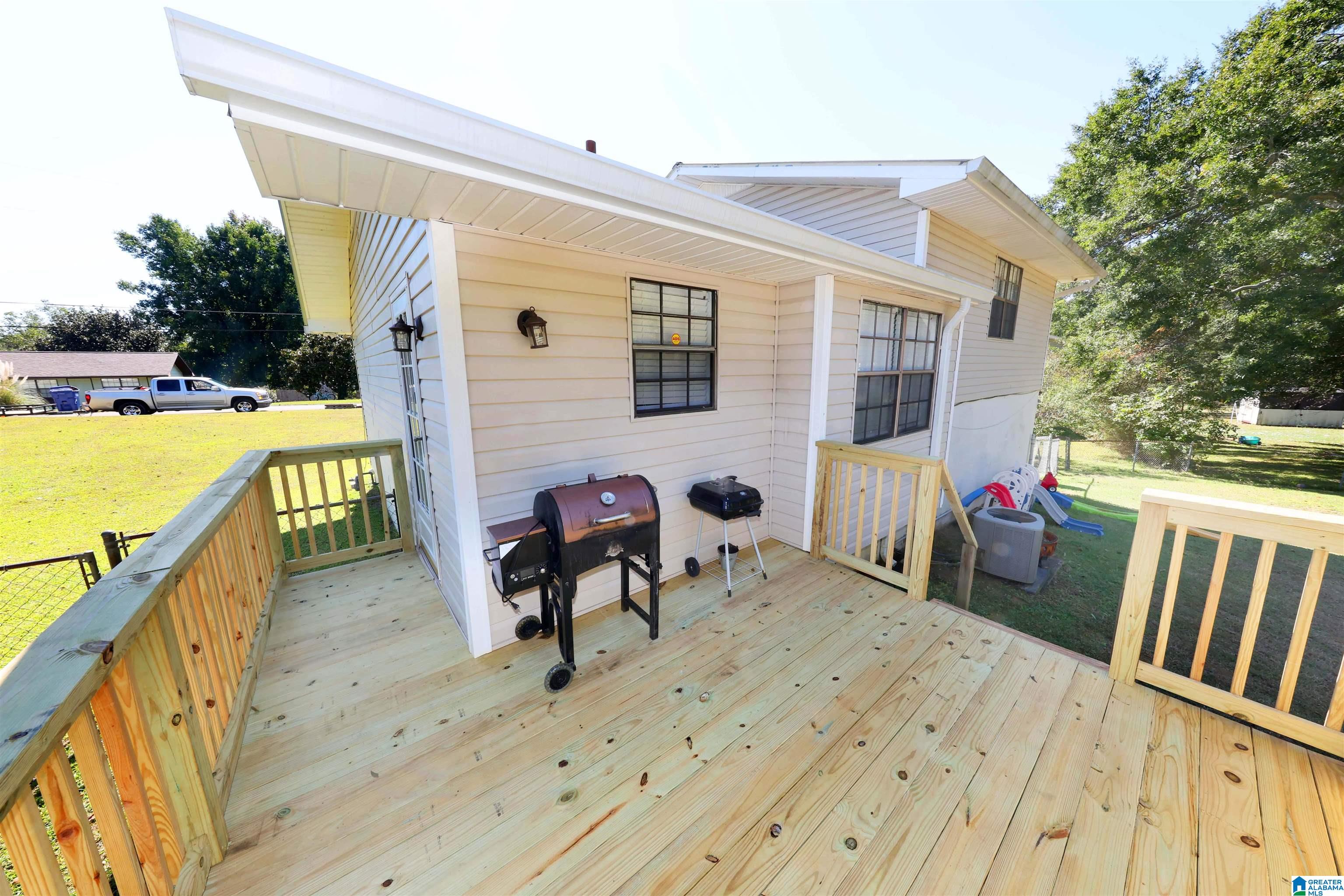 Photo 4 of Single family home for sale at 142 Jason Dr, Oxford, AL 36203 | MLS# 21468013 | Listing updated on 2026-10-19
