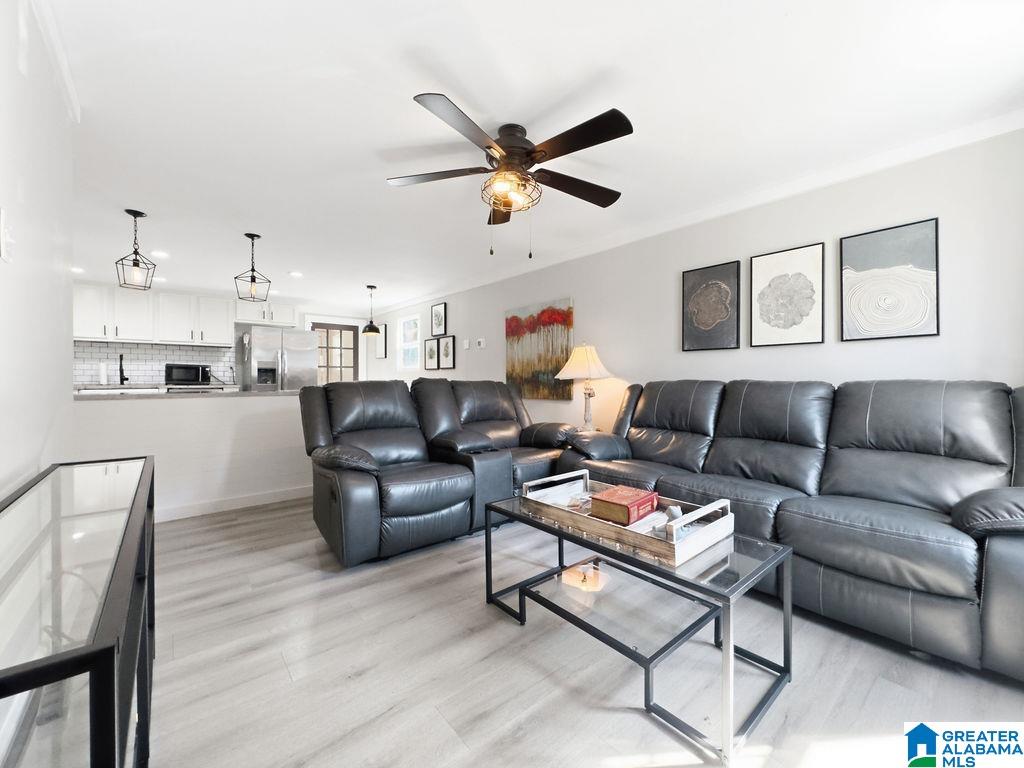 Photo 3 of Single family home for sale at 821 47th Way S, Birmingham, AL 35222 | MLS# 21468043 | Listing updated on 2026-10-20