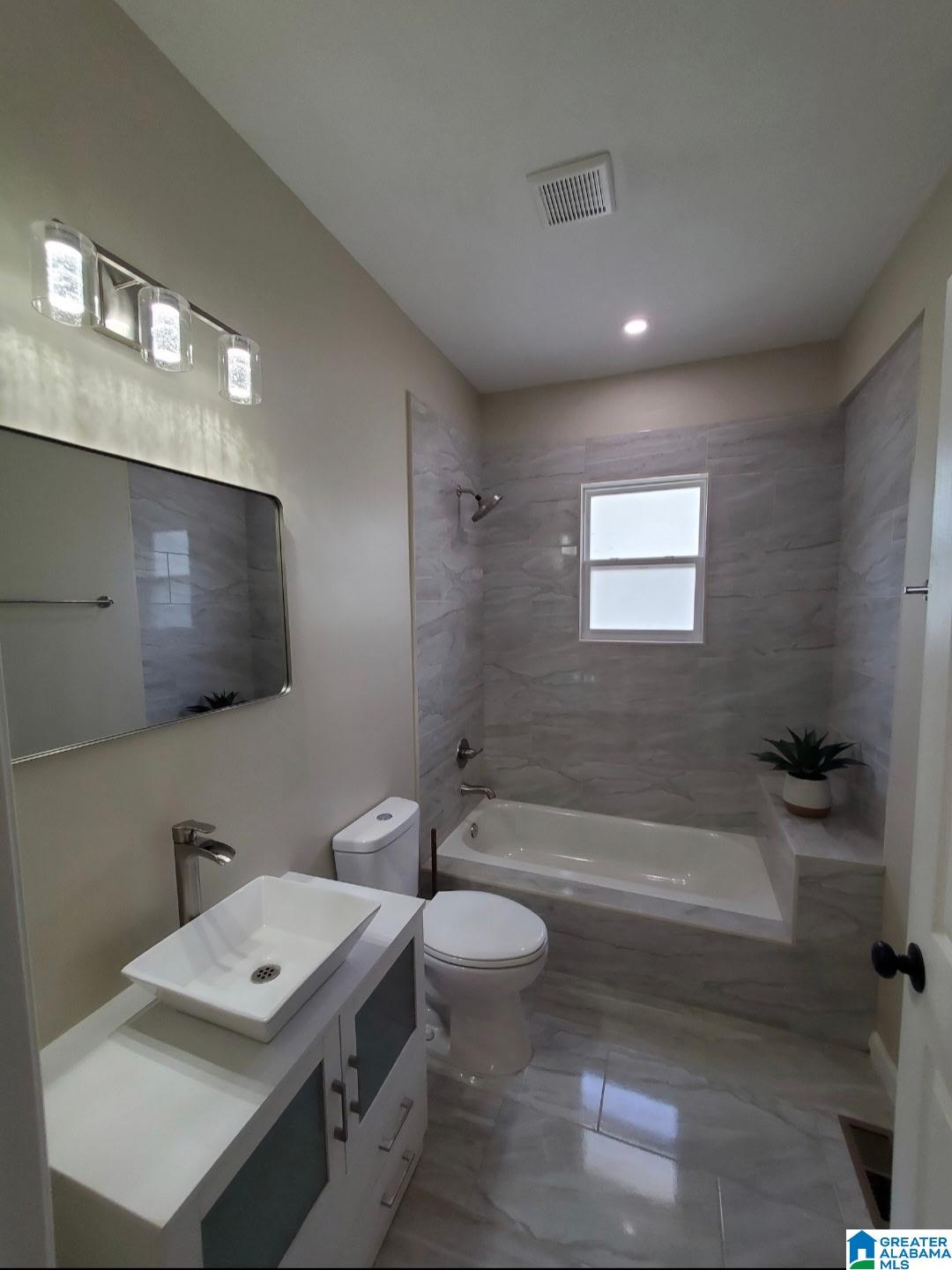 Photo 3 of Single family home for sale at 3530 17th Avenue, Birmingham, AL 35234 | MLS# 21468049 | Listing updated on 2026-10-20