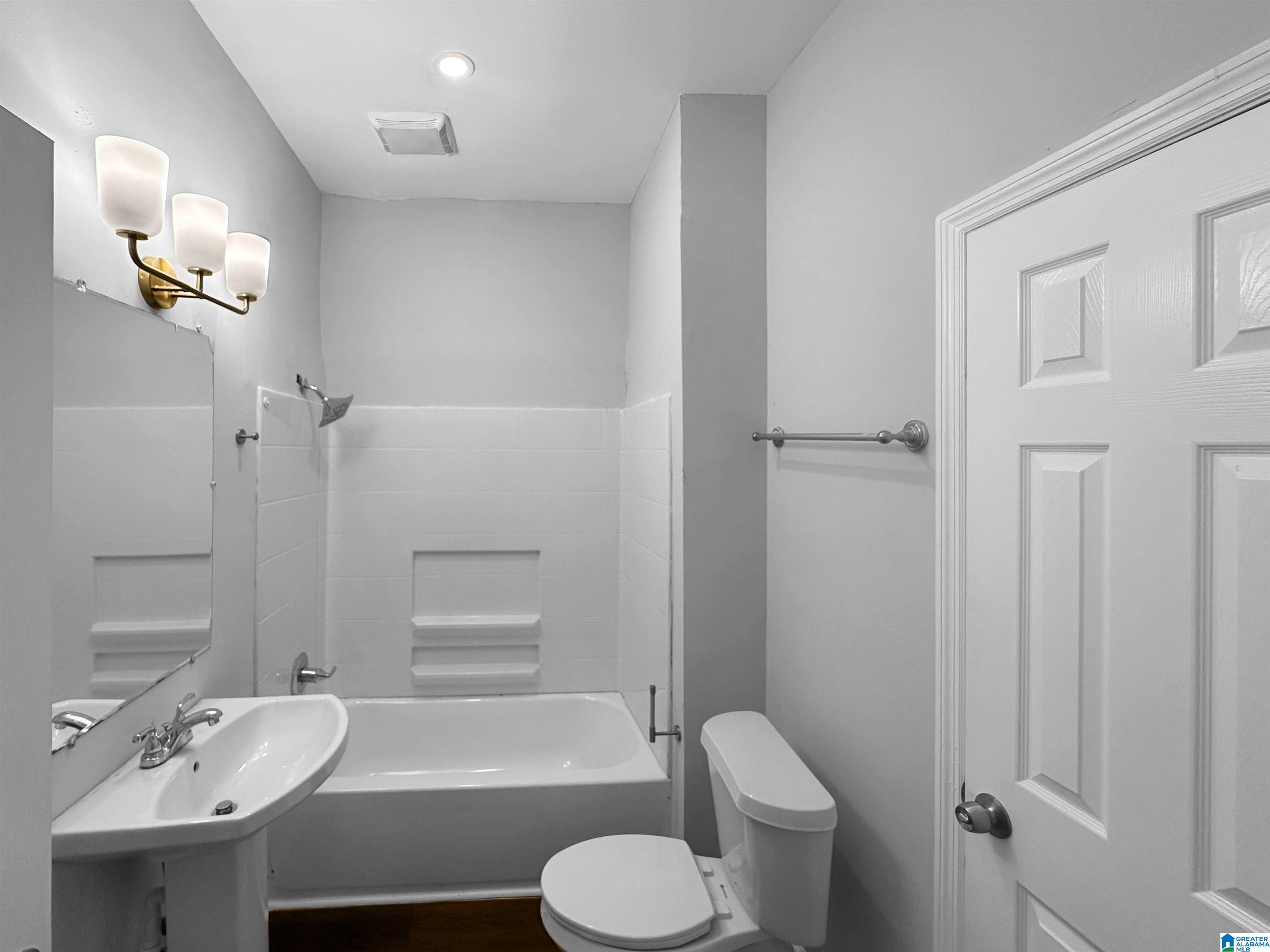Photo 4 of Single family home for sale at 936 53rd Street N, Birmingham, AL 35212 | MLS# 21468055 | Listing updated on 2026-10-20