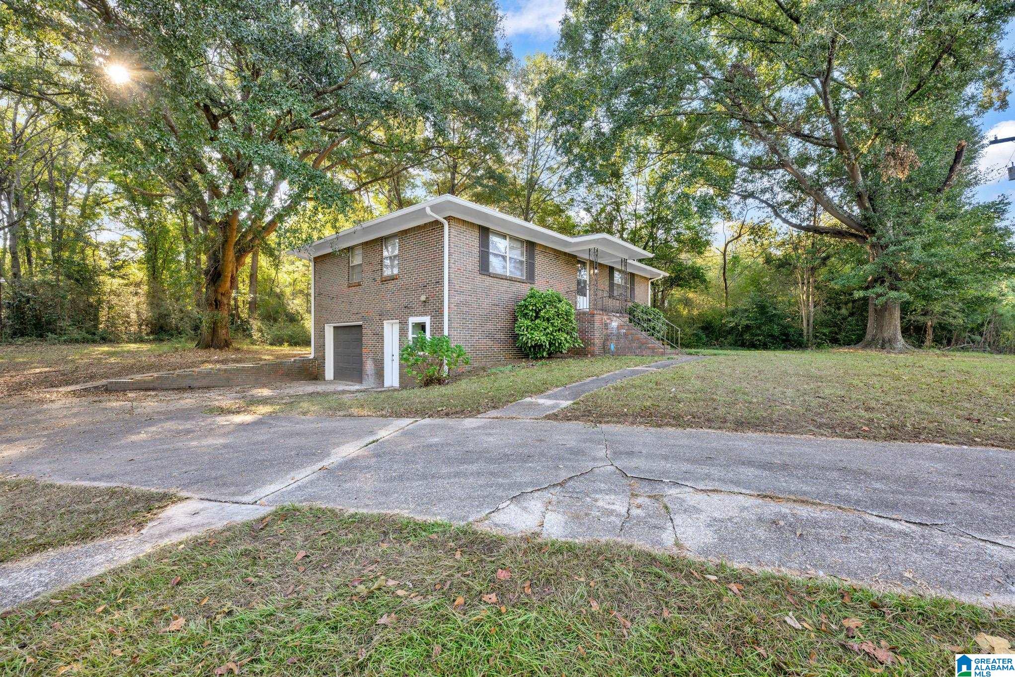 Photo 3 of Single family home for sale at 212 Hillcrest Rd, Adamsville, AL 35005 | MLS# 21468057 | Listing updated on 2026-10-20