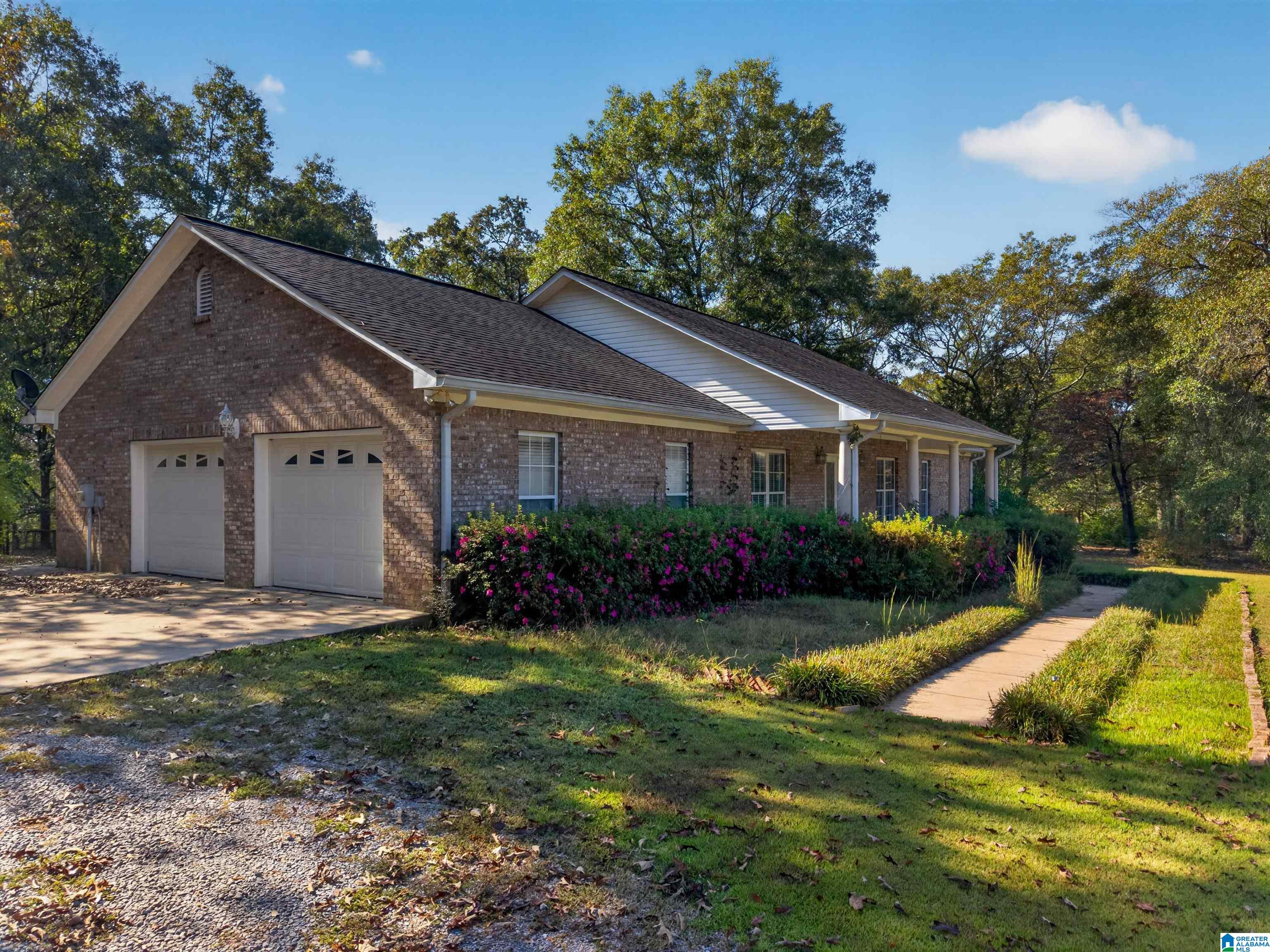 Photo 2 of Single family home for sale at 814 Deer Tr Rd, Pell City, AL 35125 | MLS# 21468064 | Listing updated on 2026-10-20