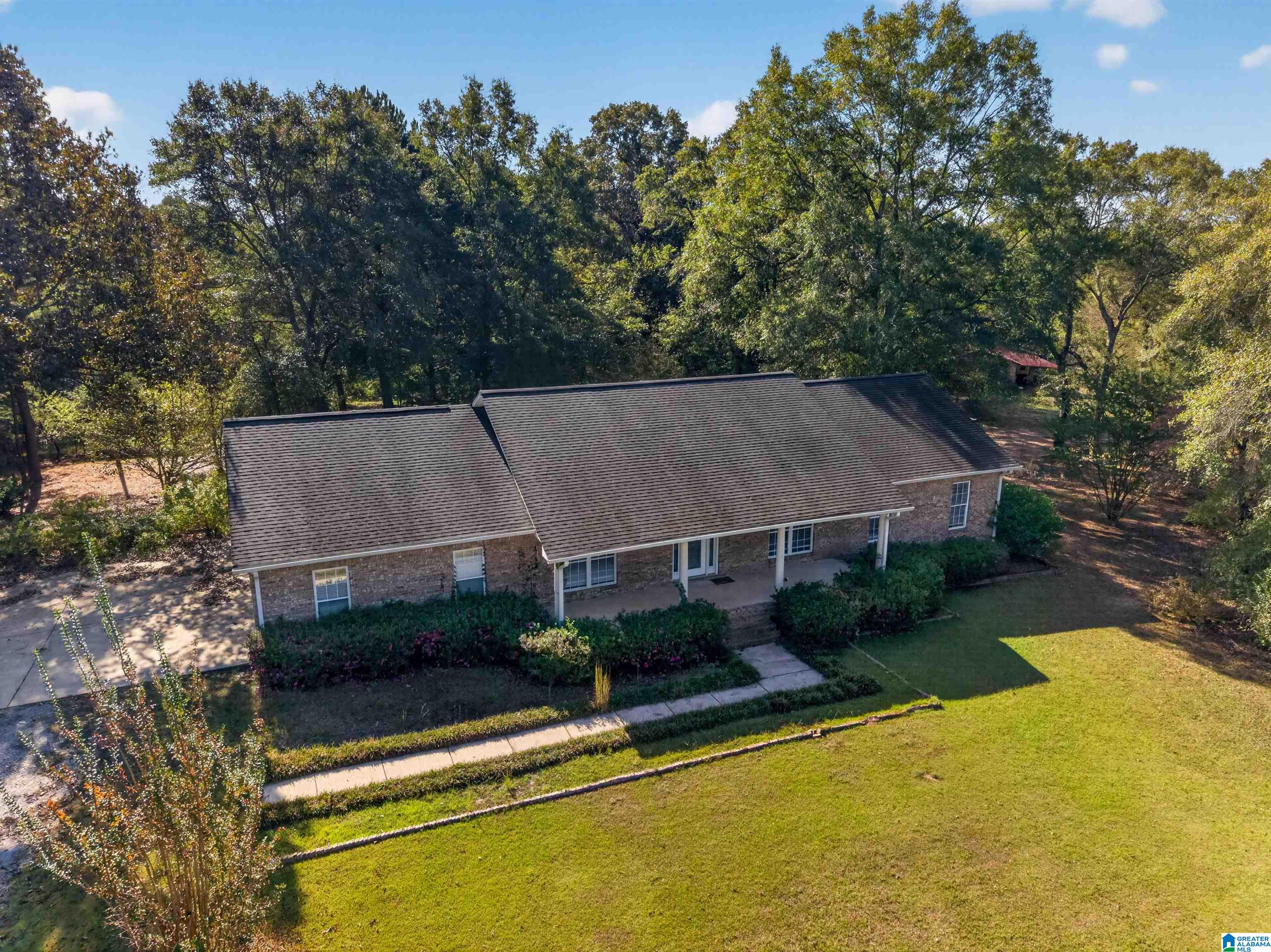 Photo 3 of Single family home for sale at 814 Deer Tr Rd, Pell City, AL 35125 | MLS# 21468064 | Listing updated on 2026-10-20