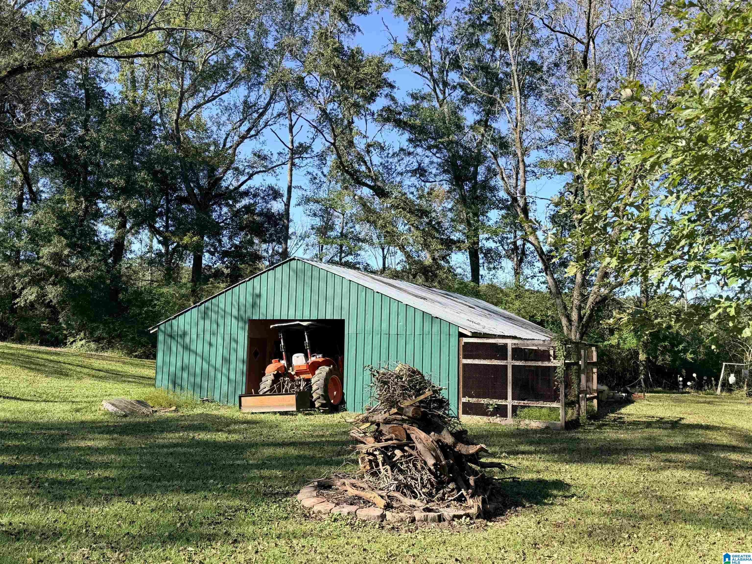 Photo 4 of Single family home for sale at 1915 Lee Rd 27, Opelika, AL 36804 | MLS# 21468085 | Listing updated on 2026-10-21