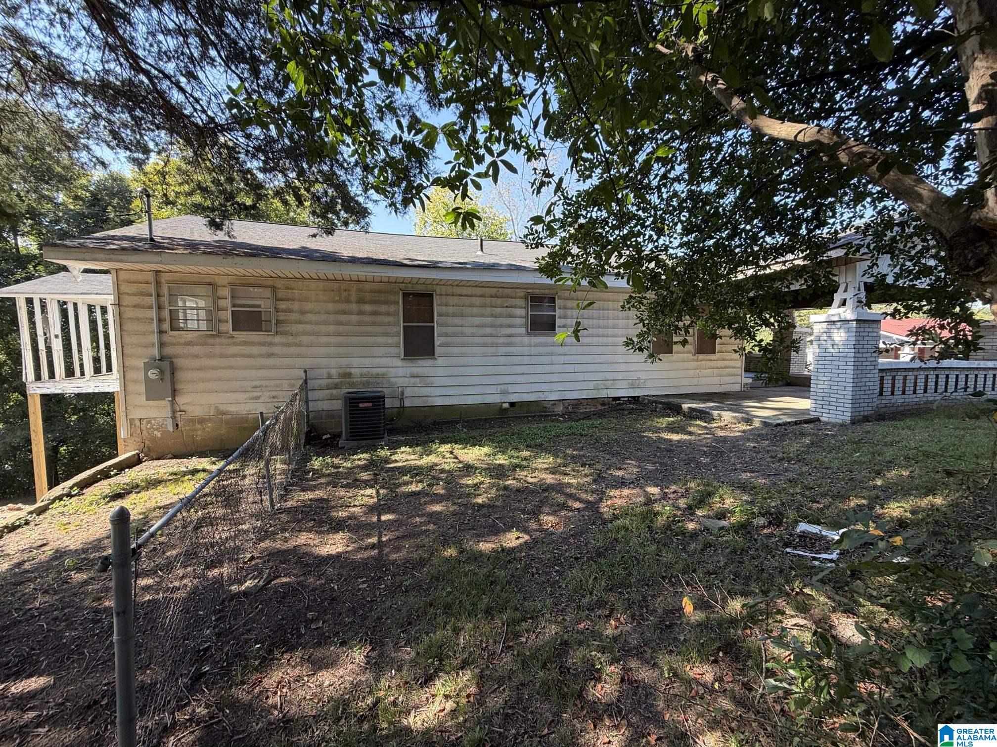 Photo 2 of Single family home for sale at 1711 Mountain Dr, Birmingham, AL 35217 | MLS# 21468104 | Listing updated on 2026-10-21