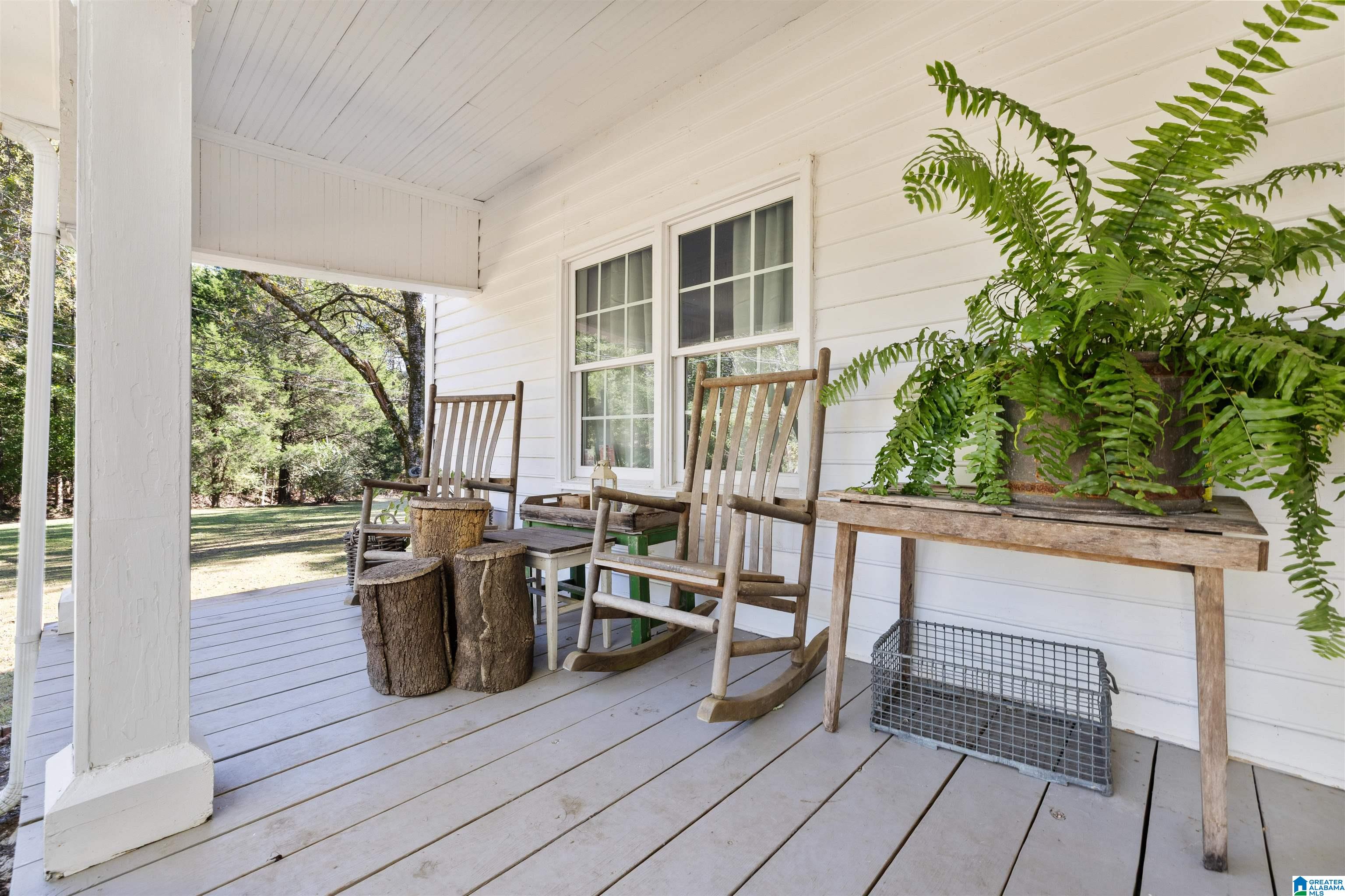 Photo 3 of Single family home for sale at 285 Peggy Ann Ln, Oneonta, AL 35121 | MLS# 21468109 | Listing updated on 2026-10-22