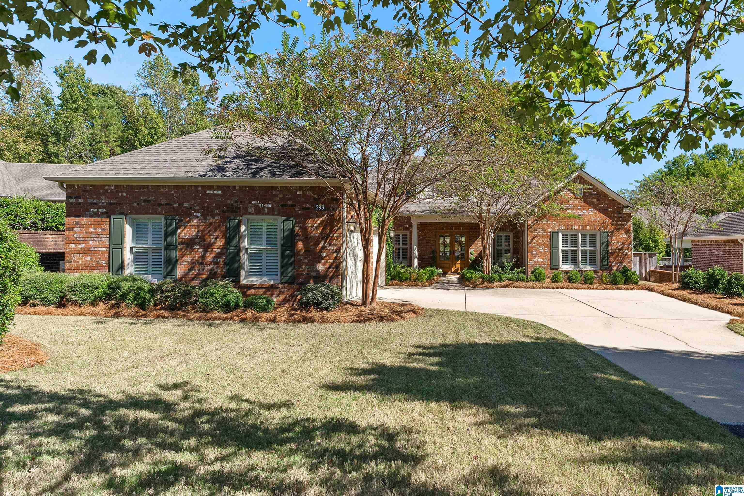 Photo 2 of Single family home for sale at 293 Strathdon Pl, Vestavia, AL 35242 | MLS# 21468115 | Listing updated on 2026-10-22