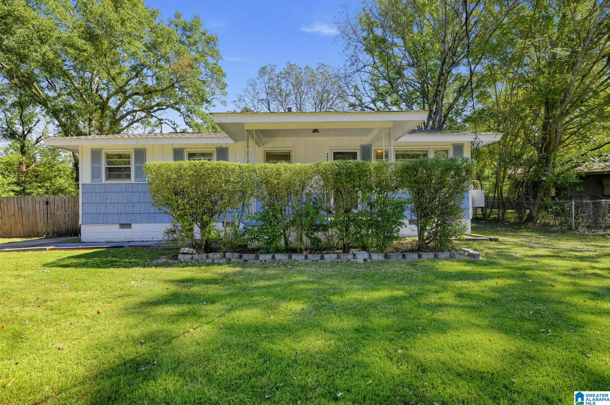 Photo 1 of Single family home for sale at 1657 4th Way Nw, Center Point, AL 35215 | MLS# 21468122 | Listing updated on 2026-10-21