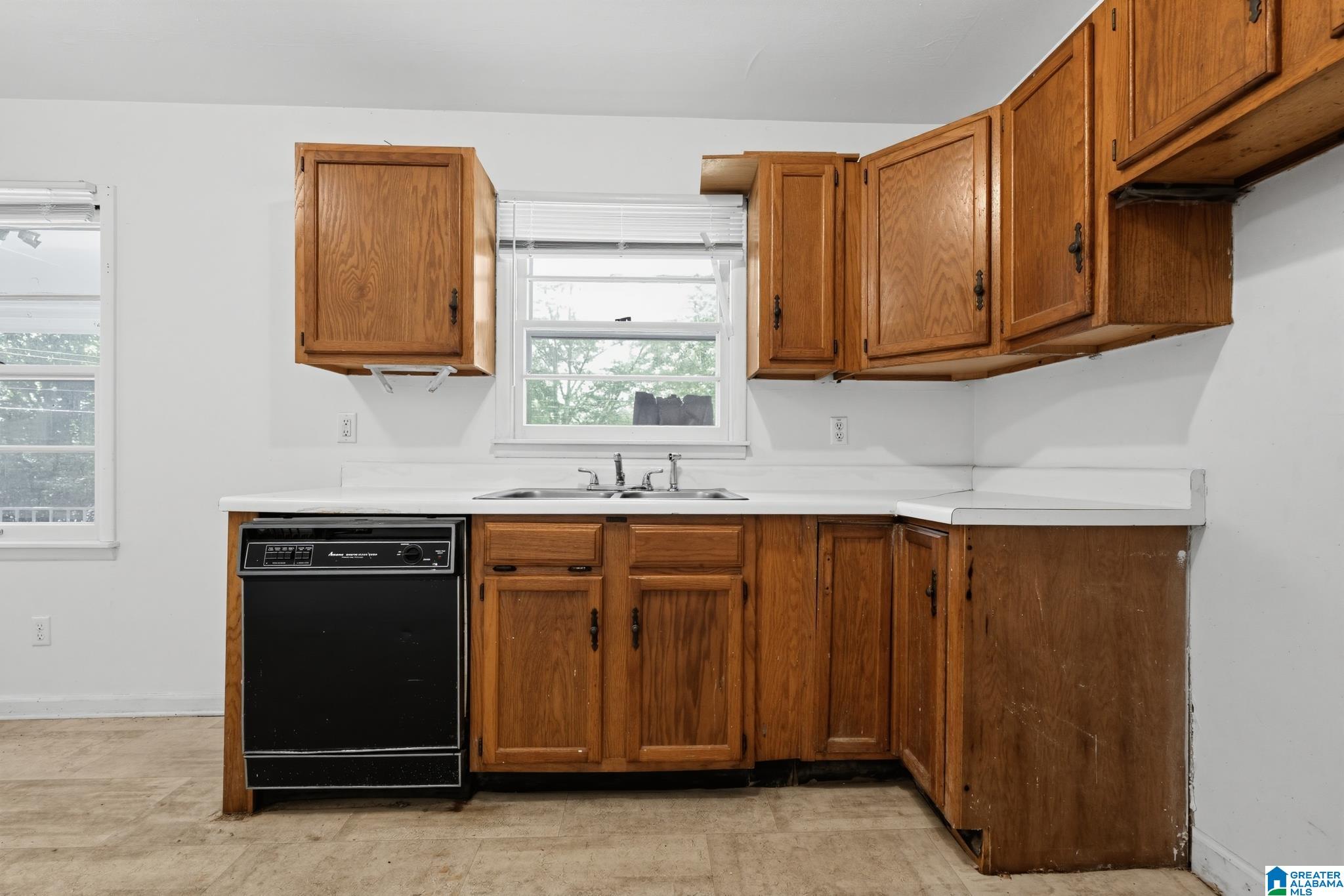 Photo 3 of Single family home for sale at 1657 4th Way NW, Center Point, AL 35215 | MLS# 21468122 | Listing updated on 2026-10-21