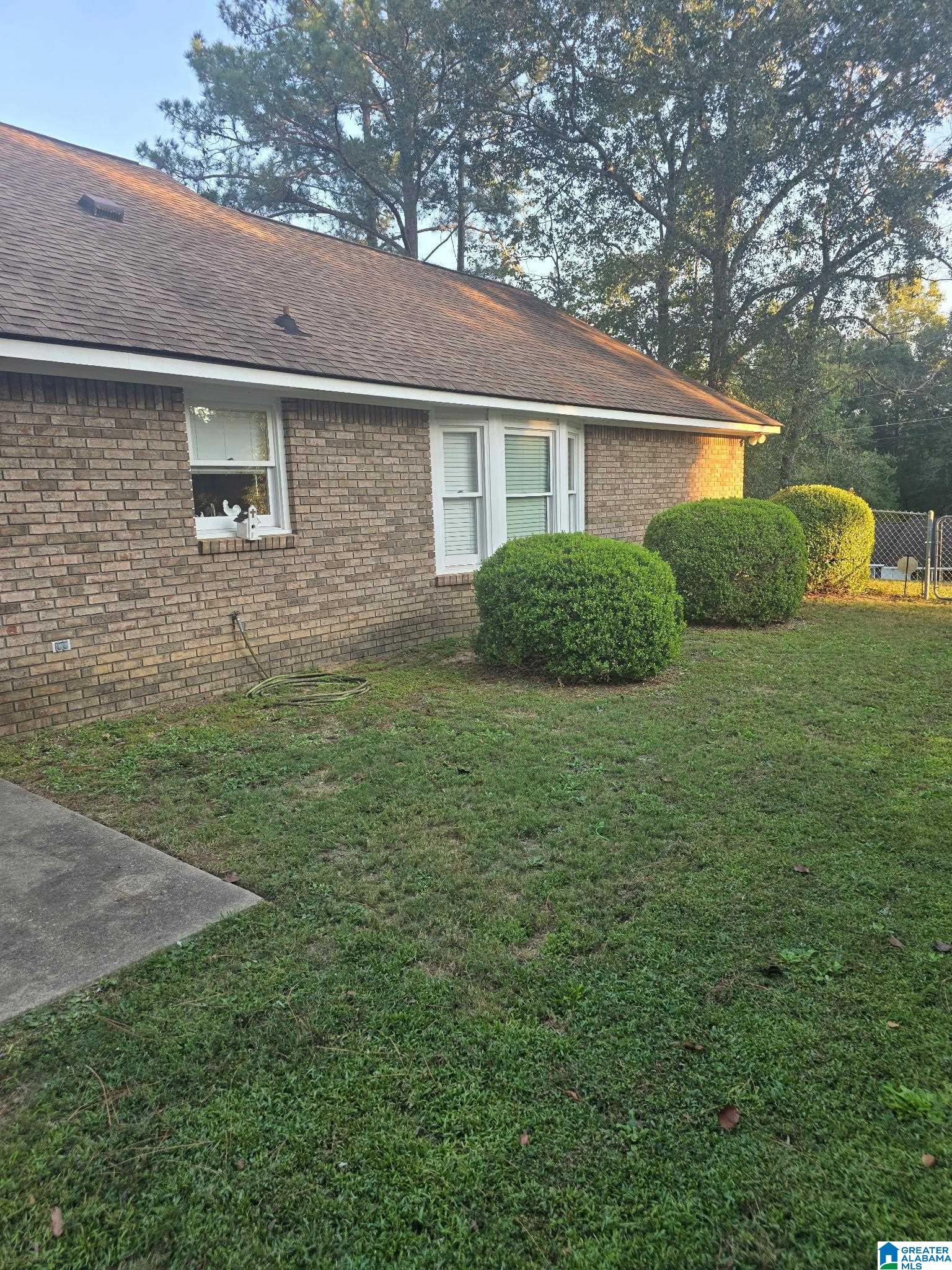Photo 4 of Single family home for sale at 136 Lee Rd 984, Phenix City, AL 36870 | MLS# 21468148 | Listing updated on 2026-10-21