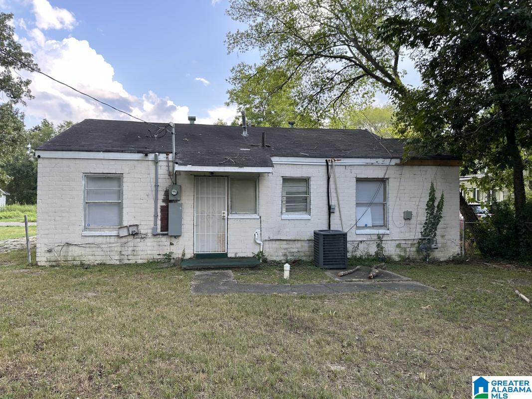 Photo 1 of Single family home for sale at 1920 Fulton Ave SW, Birmingham, AL 35211 | MLS# 21468166 | Listing updated on 2026-10-21