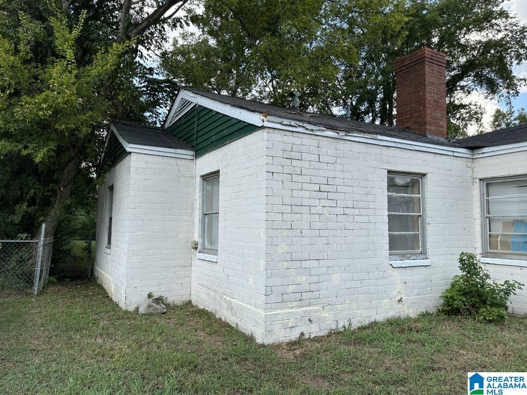 Photo 2 of Single family home for sale at 1920 Fulton Ave SW, Birmingham, AL 35211 | MLS# 21468166 | Listing updated on 2026-10-21
