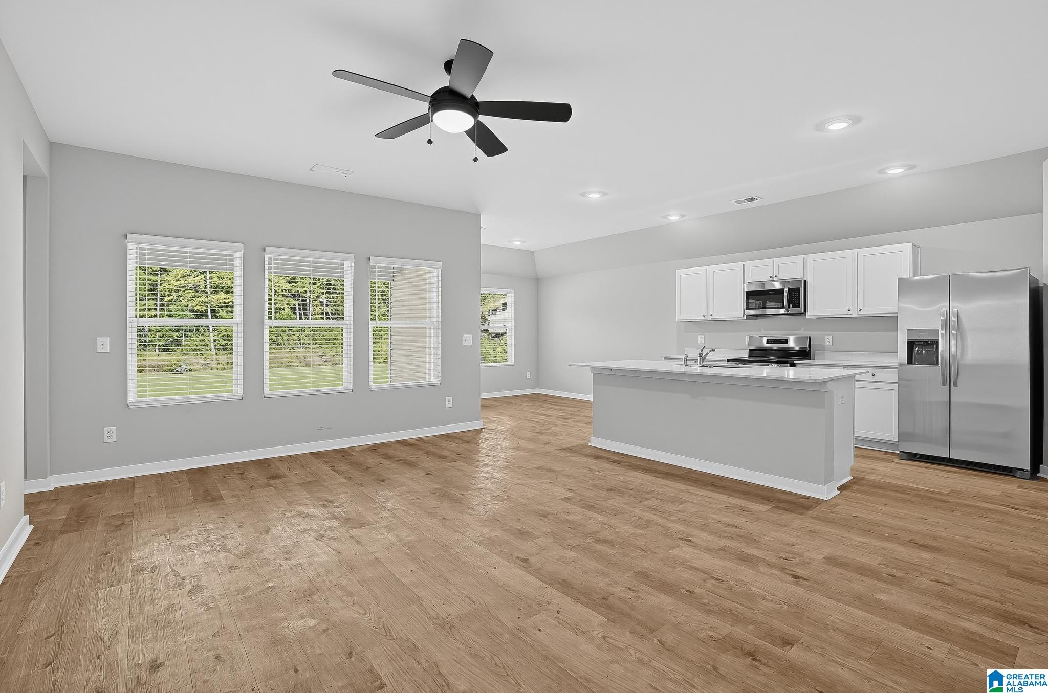 Photo 3 of Single family home for sale at 816 Camden Loop, Calera, AL 35040 | MLS# 21468174 | Listing updated on 2026-10-21