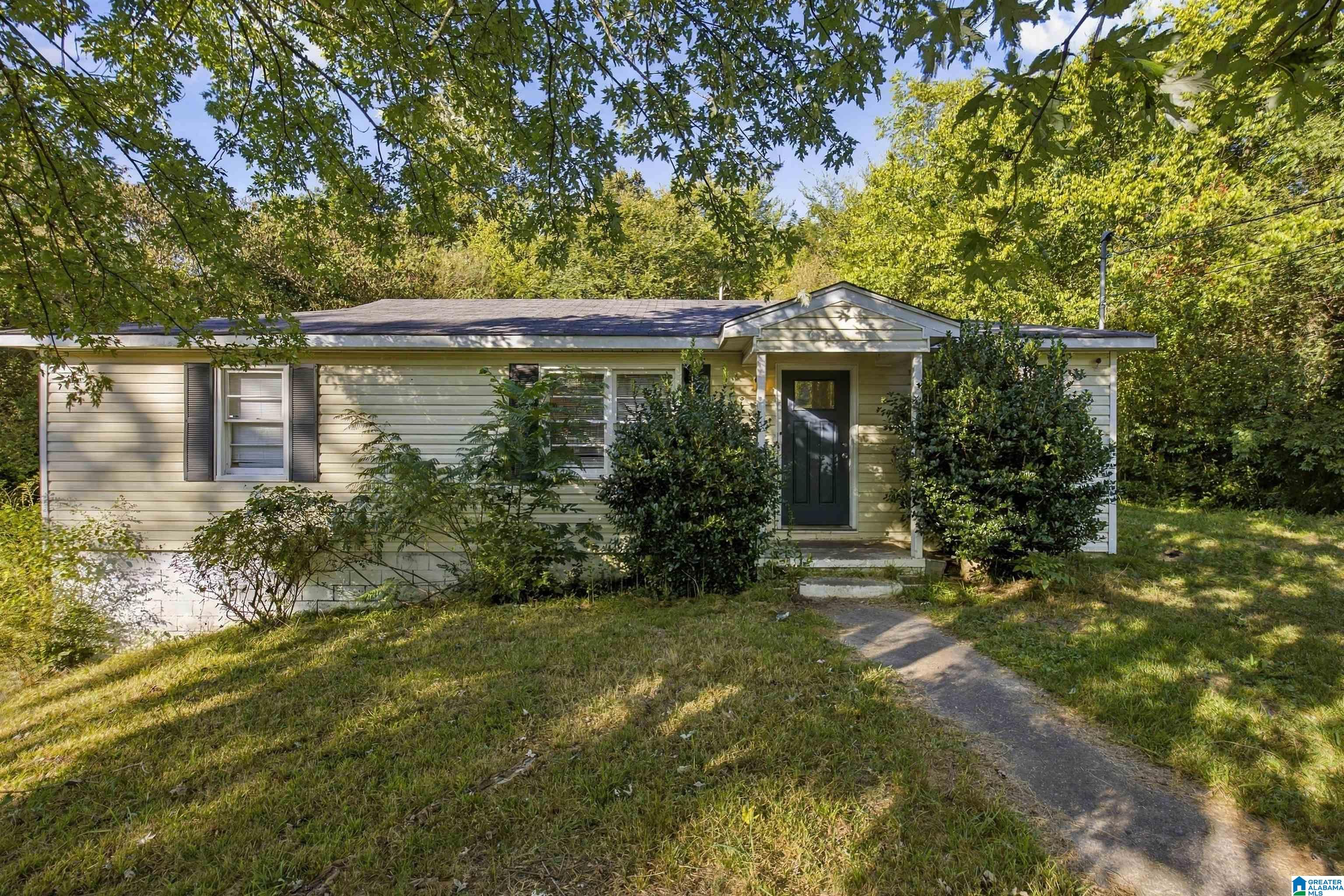 Photo 1 of Single family home for sale at 700 27th Court Ne, Center Point, AL 35215 | MLS# 21468184 | Listing updated on 2026-10-21