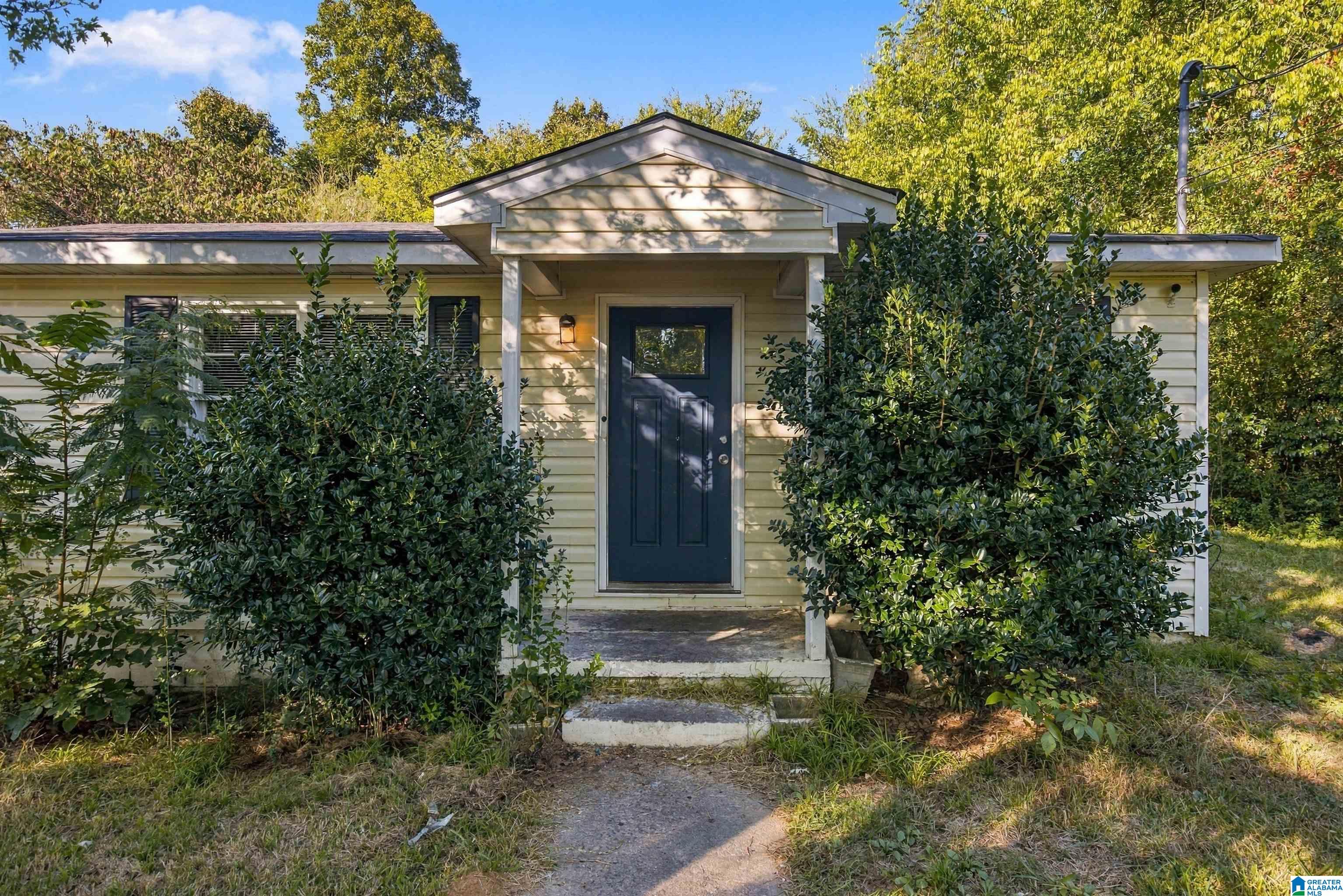 Photo 2 of Single family home for sale at 700 27th Court Ne, Center Point, AL 35215 | MLS# 21468184 | Listing updated on 2026-10-21