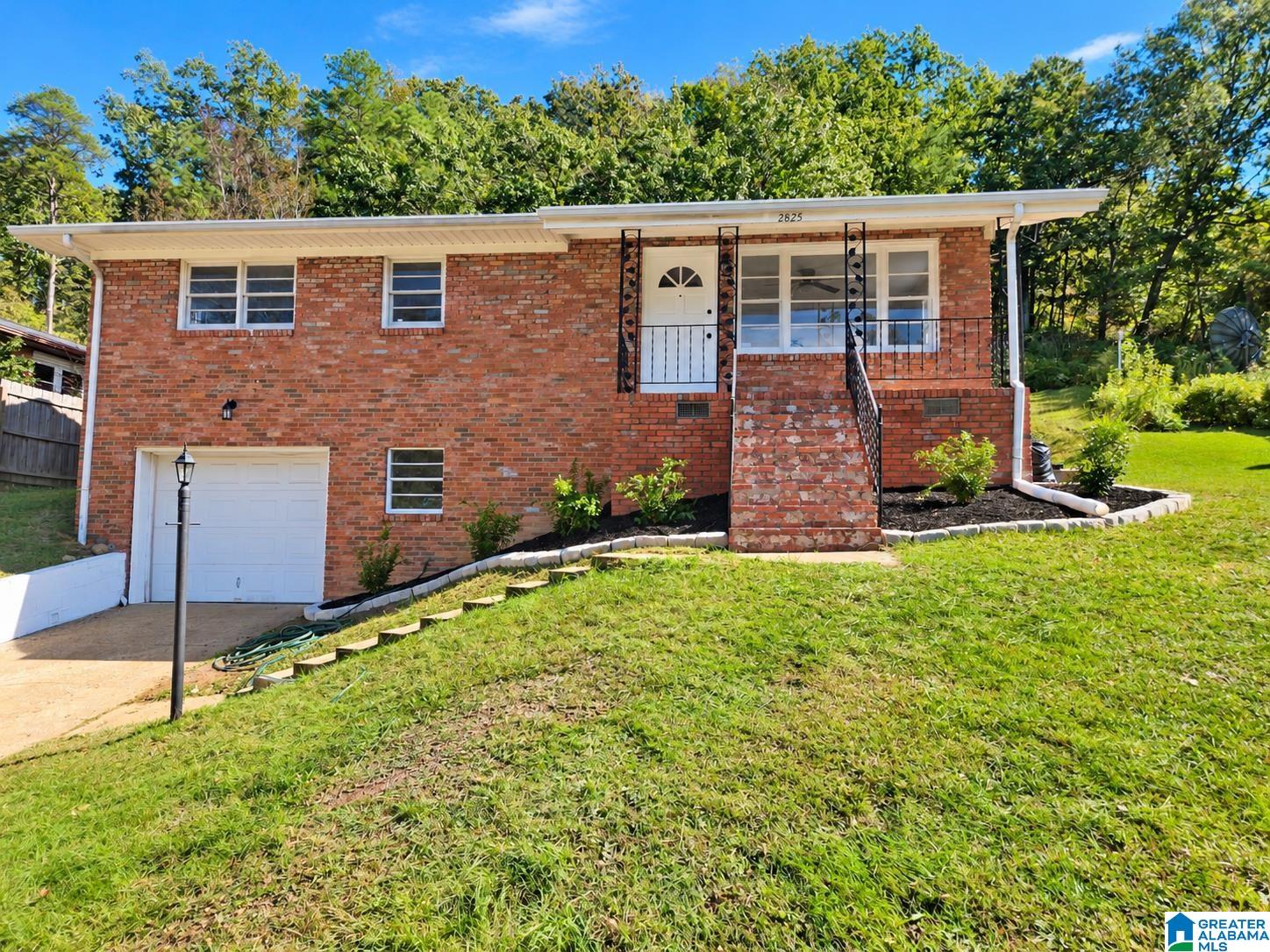 Photo 2 of Single family home for sale at 2825 Brighton Ave, Anniston, AL 36207 | MLS# 21468217 | Listing updated on 2026-10-21