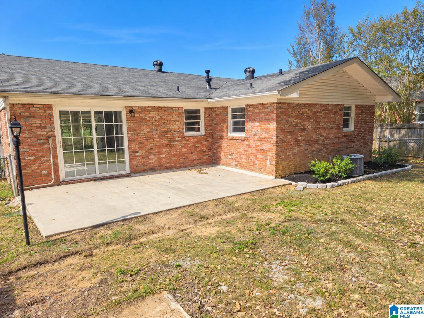Photo 3 of Single family home for sale at 2825 Brighton Ave, Anniston, AL 36207 | MLS# 21468217 | Listing updated on 2026-10-21