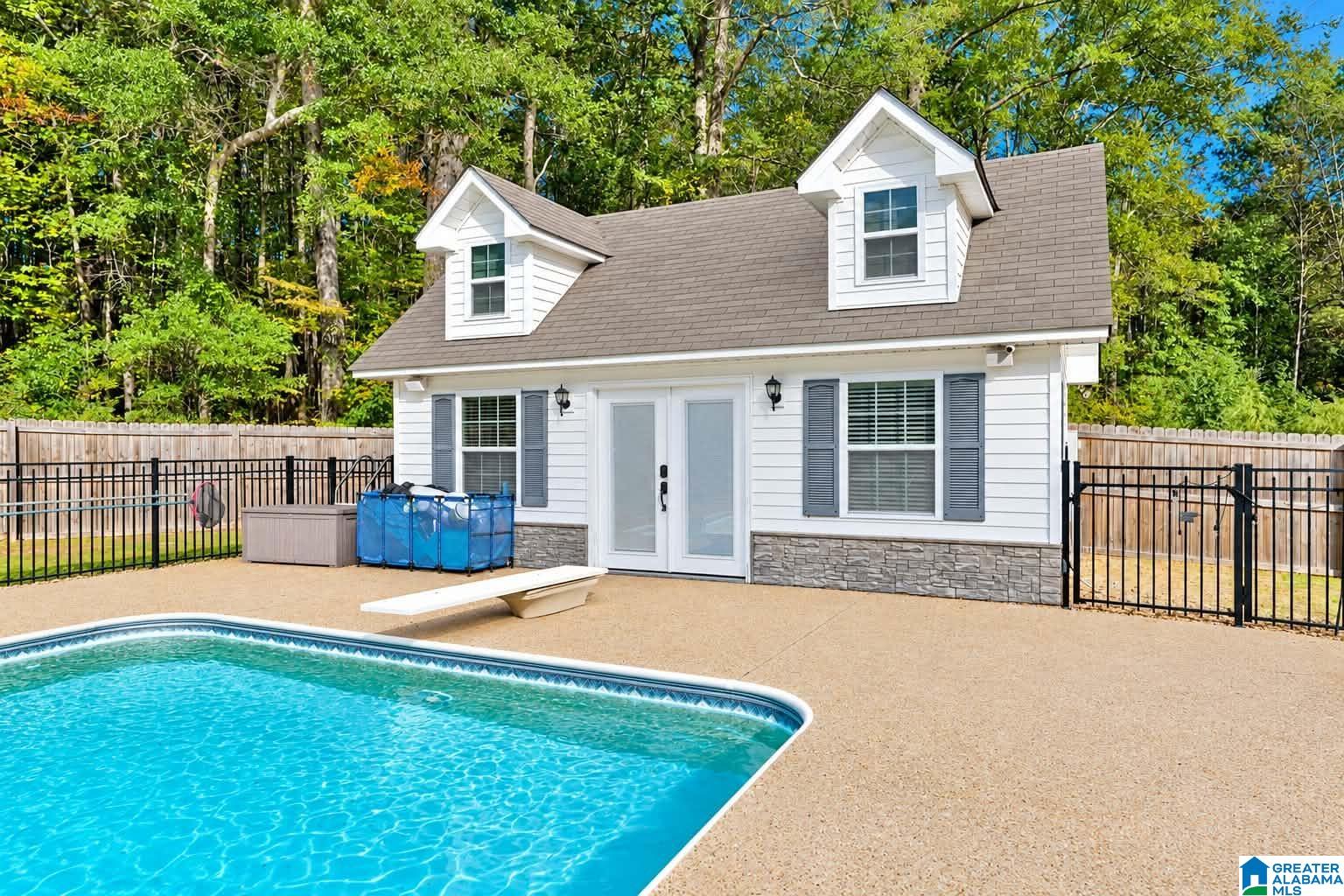 Photo 2 of Single family home for sale at 520 Harbor Rd, Winfield, AL 35594 | MLS# 21468227 | Listing updated on 2026-10-22