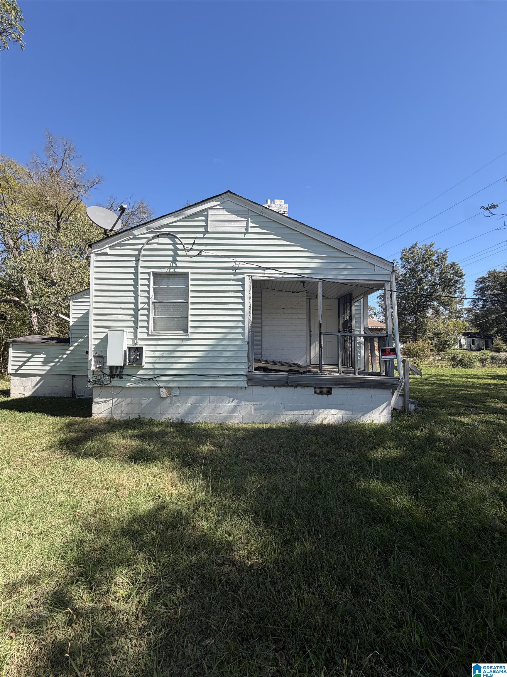 Photo 1 of Single family home for sale at 2312 Fulton Ave Sw, Birmingham, AL 35211 | MLS# 21468246 | Listing updated on 2026-10-22