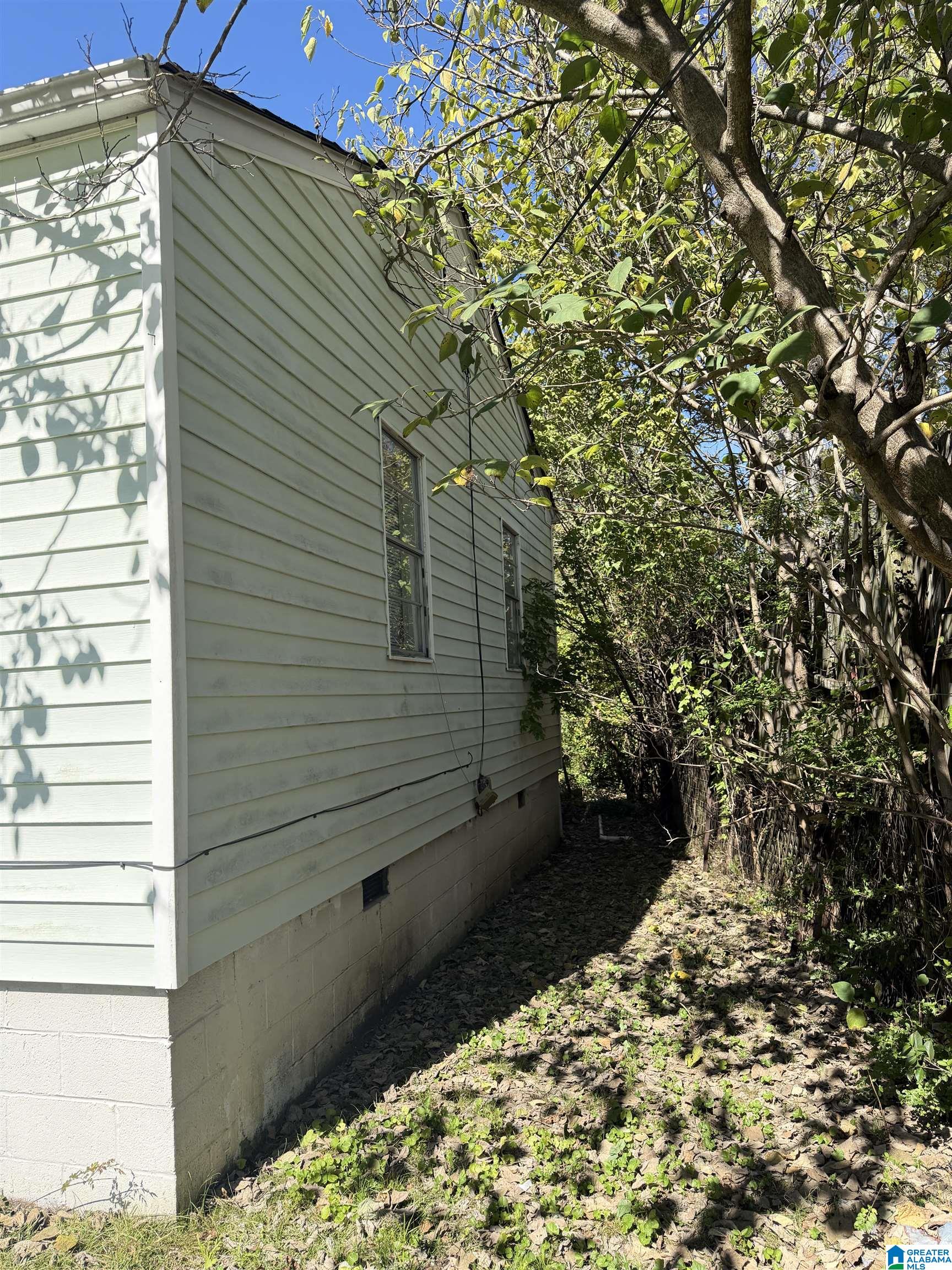 Photo 3 of Single family home for sale at 2312 Fulton Ave SW, Birmingham, AL 35211 | MLS# 21468246 | Listing updated on 2026-10-22
