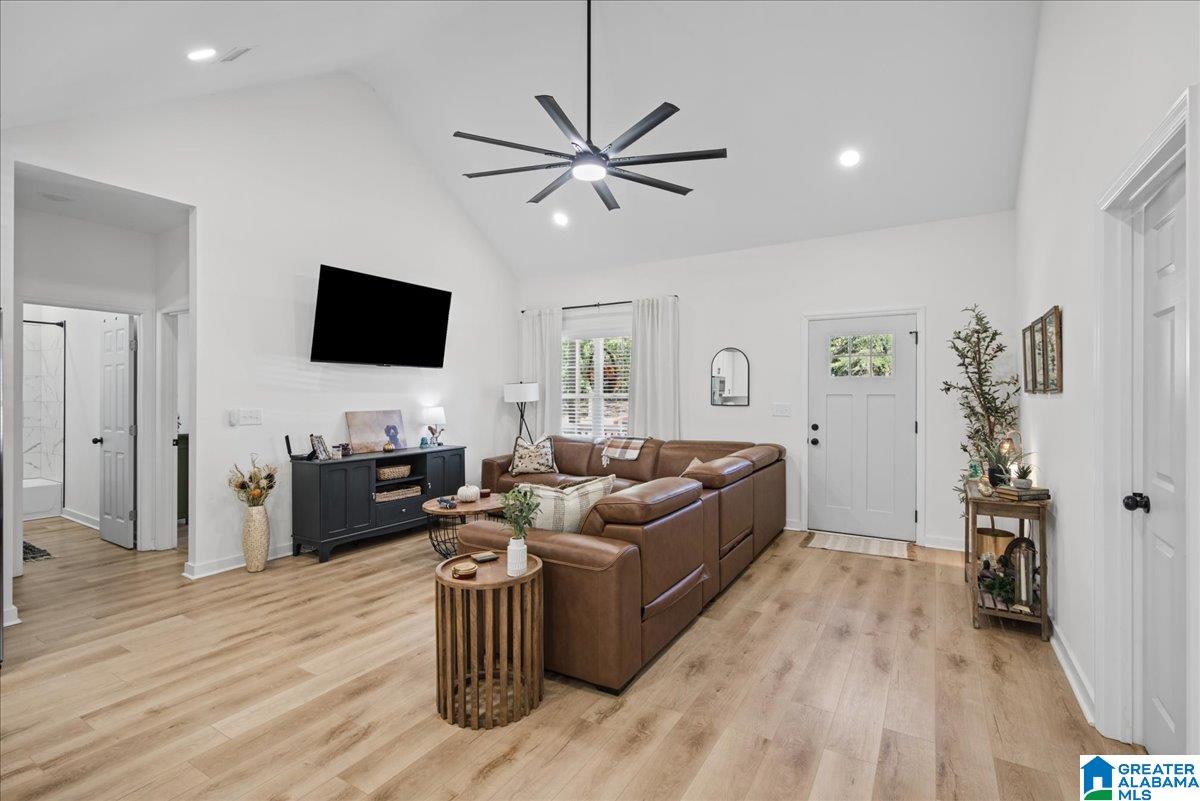 Photo 4 of Single family home for sale at 826 Coleman St, Heflin, AL 36264 | MLS# 21468277 | Listing updated on 2026-10-22