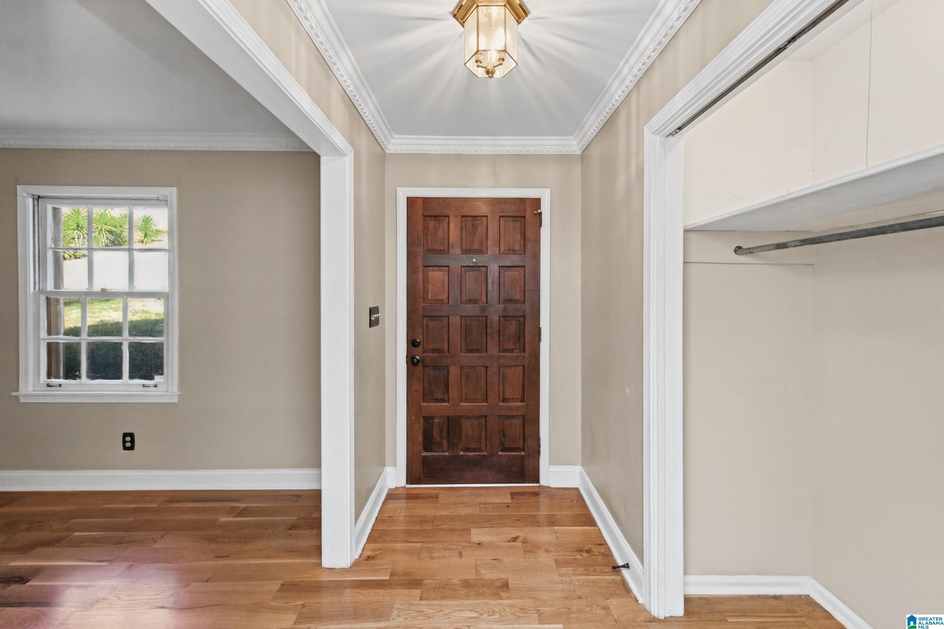 Photo 4 of Single family home for sale at 2454 Gawain Dr, Hoover, AL 35226 | MLS# 21468280 | Listing updated on 2026-10-22