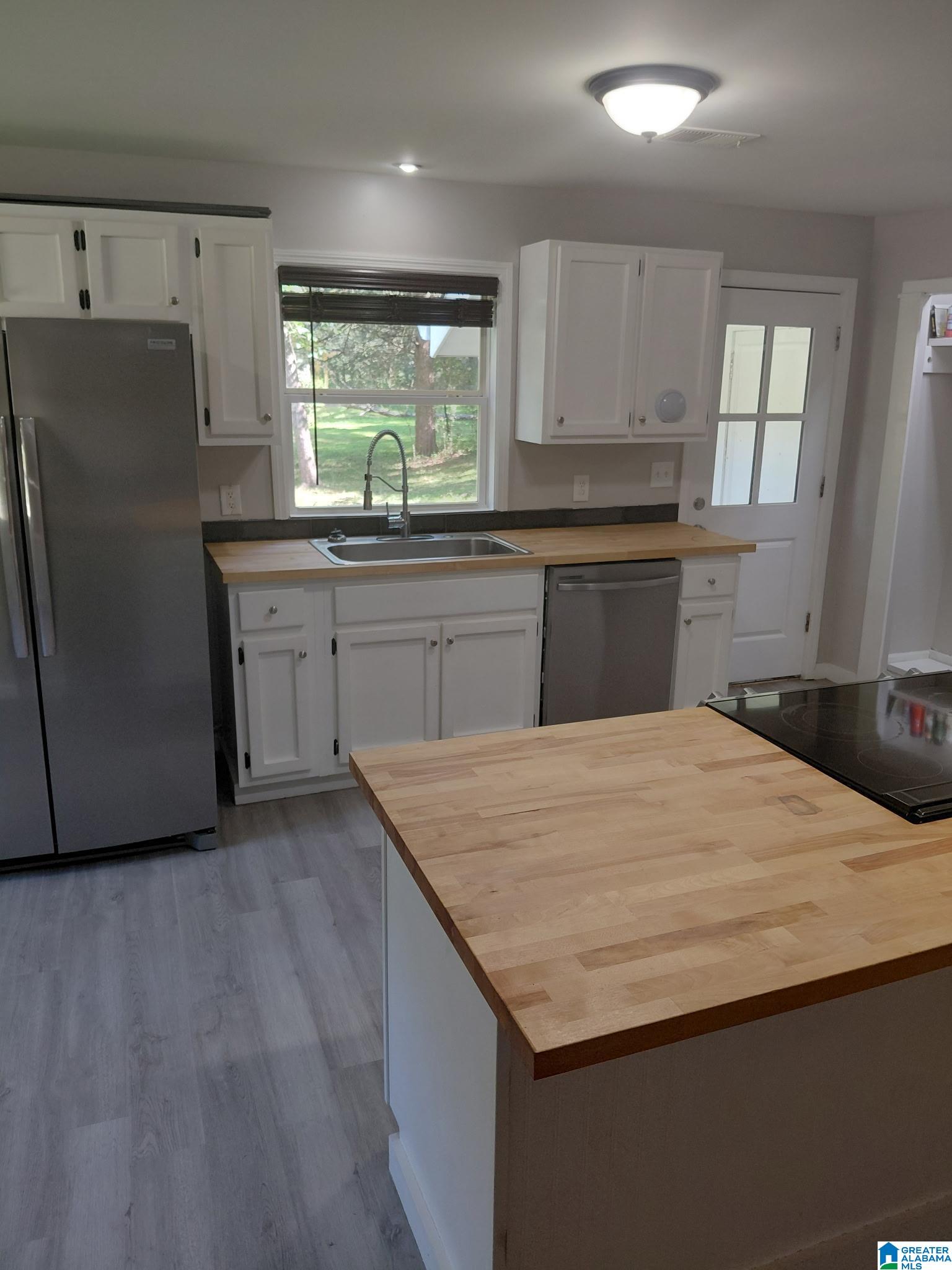 Photo 4 of Single family home for sale at 7885 Old Bradford Rd, Pinson, AL 35126 | MLS# 21468291 | Listing updated on 2026-10-22