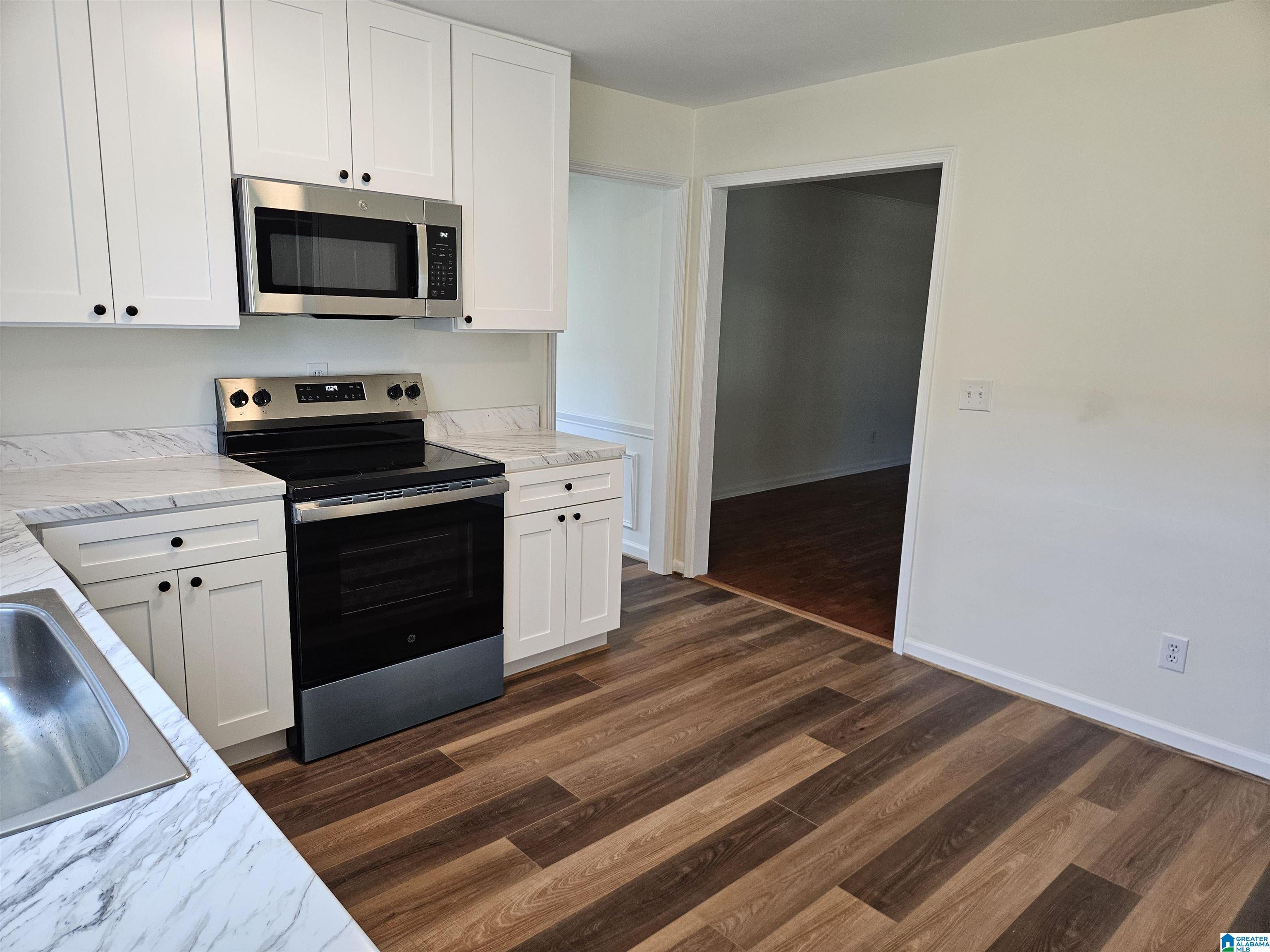 Photo 3 of Single family home for sale at 401 Mountain Lake Cir, Rainbow City, AL 35906 | MLS# 21468301 | Listing updated on 2026-10-22