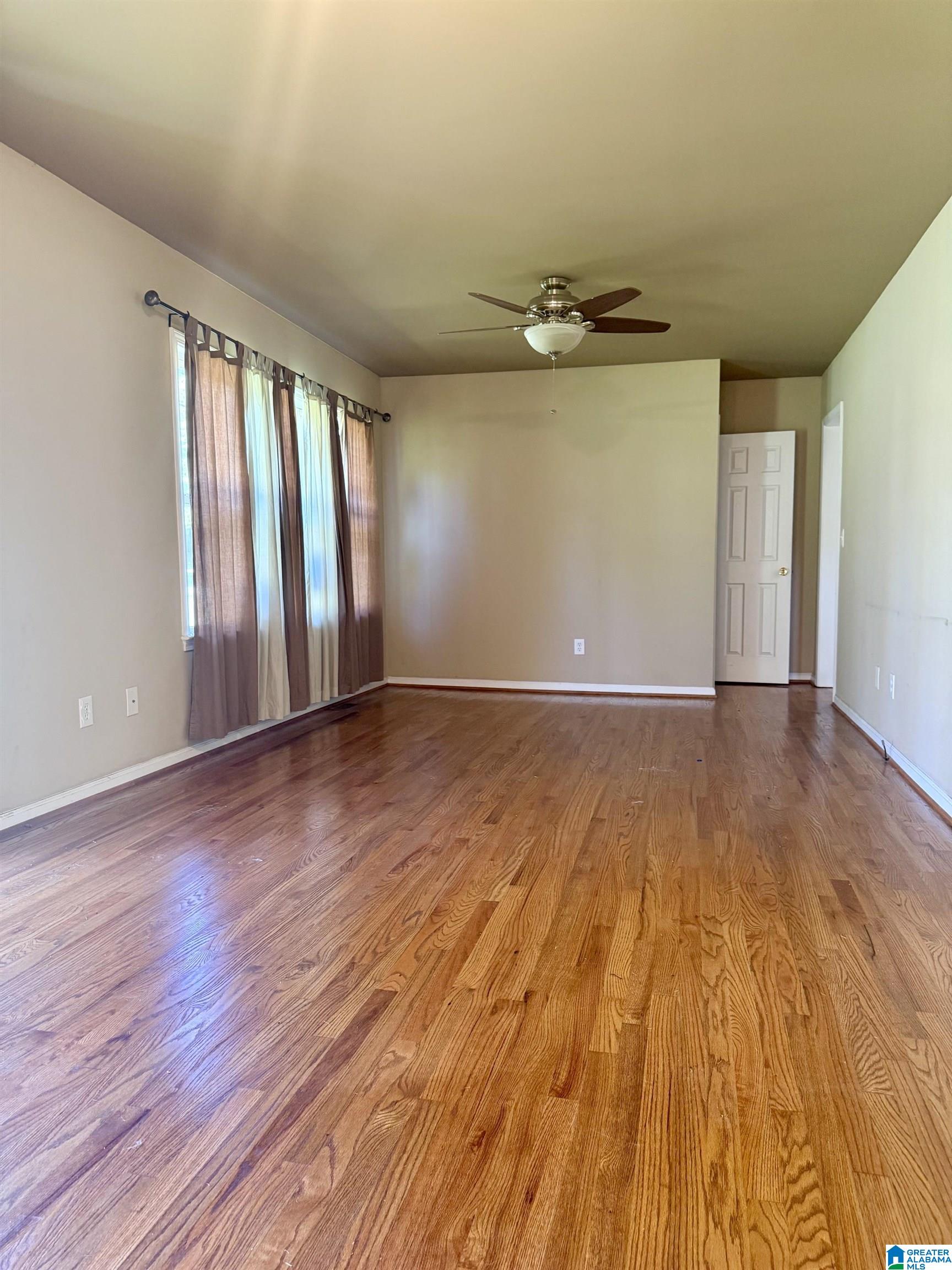 Photo 4 of Single family home for sale at 104 E Crest Rd, Bessemer, AL 35023 | MLS# 21468318 | Listing updated on 2026-10-22