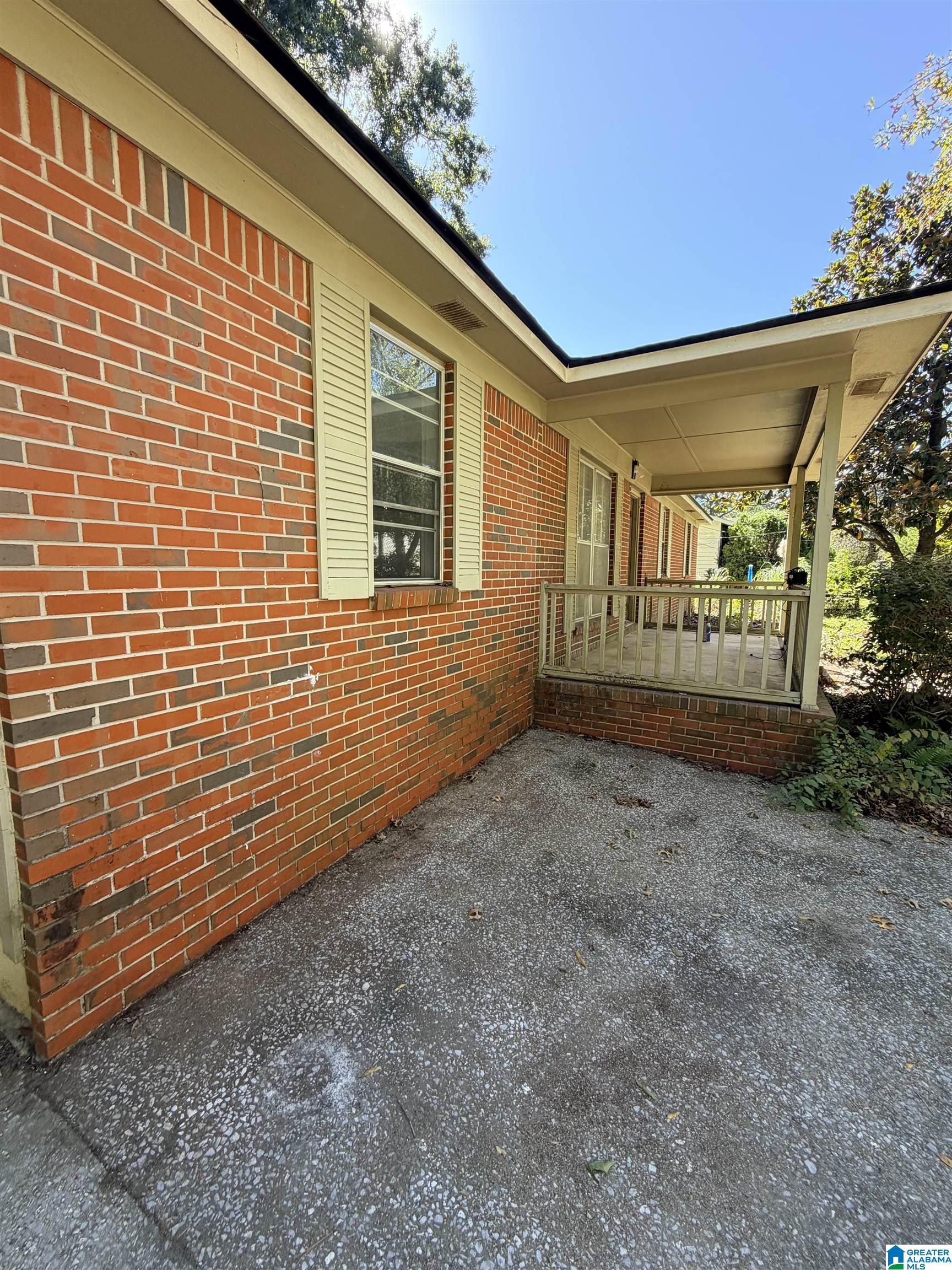Photo 3 of Single family home for sale at 216 Oneal Dr, Calera, AL 35040 | MLS# 21468329 | Listing updated on 2026-10-22