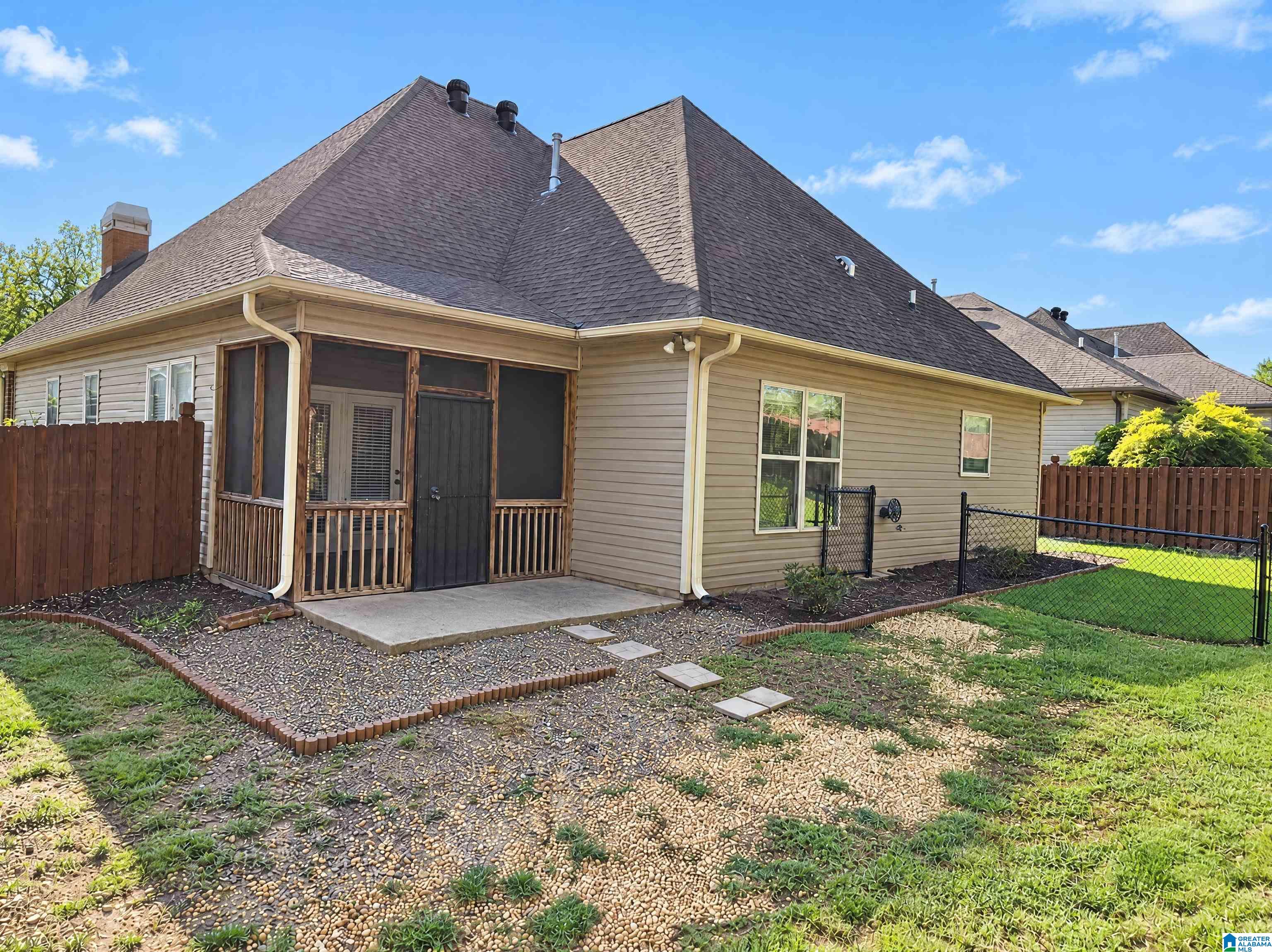 Photo 4 of Single family home for sale at 132 Willow View Ln, Wilsonville, AL 35186 | MLS# 21468385 | Listing updated on 2026-10-22