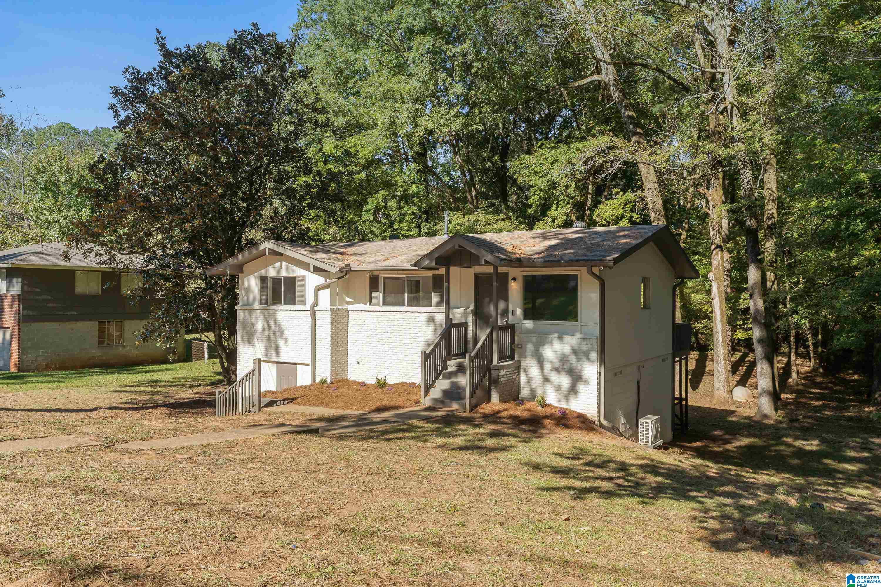 Photo 1 of Single family home for sale at 1632 Bobolink Ln NE, Center Point, AL 35215 | MLS# 21468394 | Listing updated on 2026-10-22