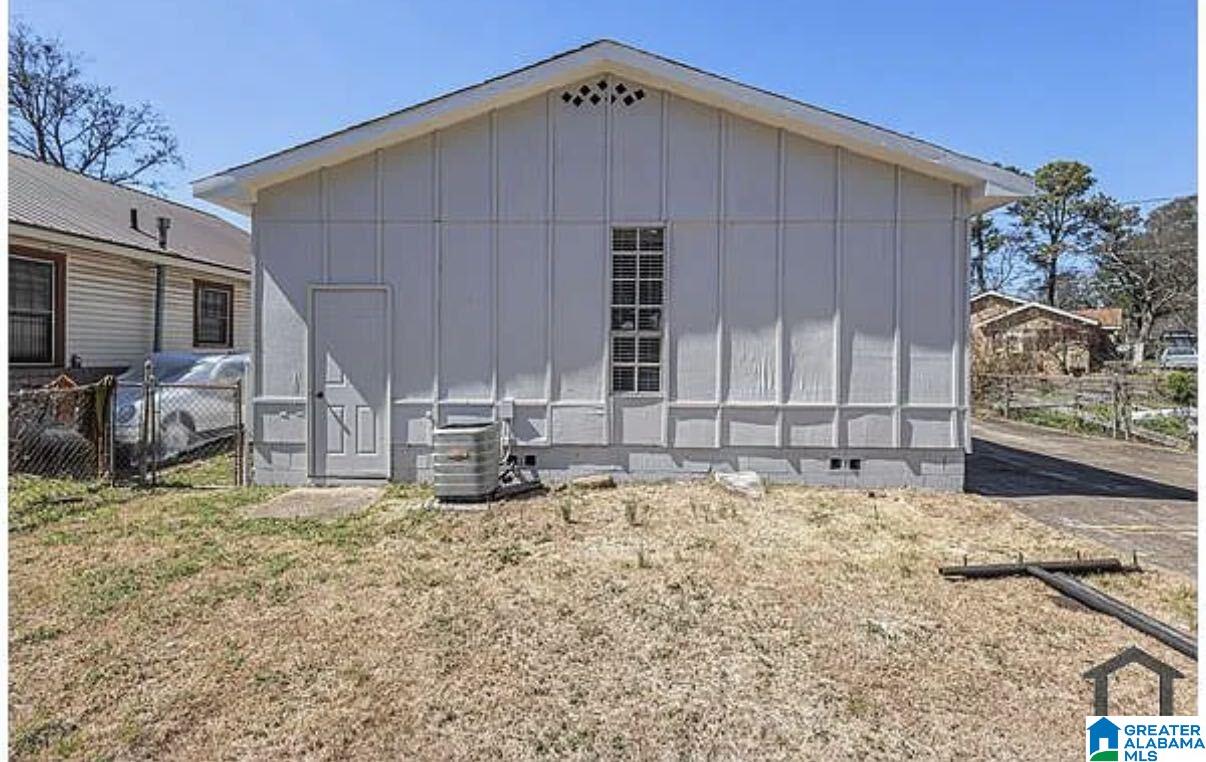 Photo 1 of Single family home for sale at 2201 Beulah Ave SW, Birmingham, AL 35211 | MLS# 21468397 | Listing updated on 2026-10-22