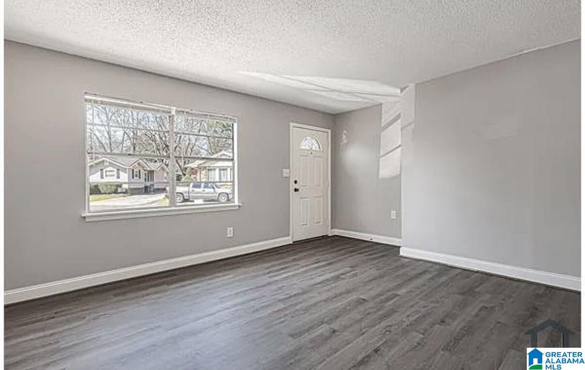 Photo 2 of Single family home for sale at 2201 Beulah Ave SW, Birmingham, AL 35211 | MLS# 21468397 | Listing updated on 2026-10-22