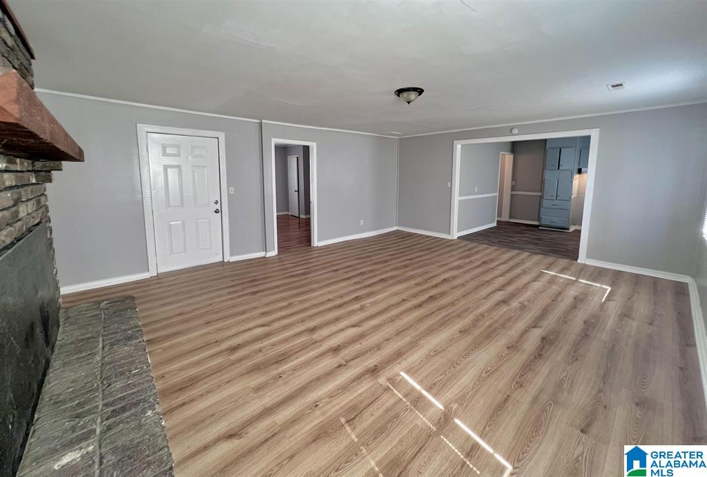 Photo 3 of Single family home for sale at 1152 14th Place SW, Birmingham, AL 35211 | MLS# 21468404 | Listing updated on 2026-10-23