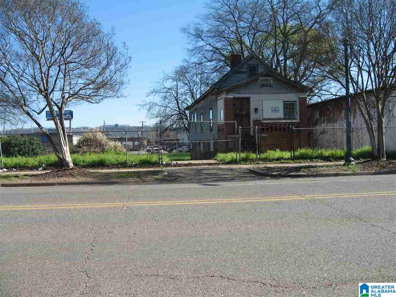 917 REV ABRAHAM WOODS JR BOULEVARD N