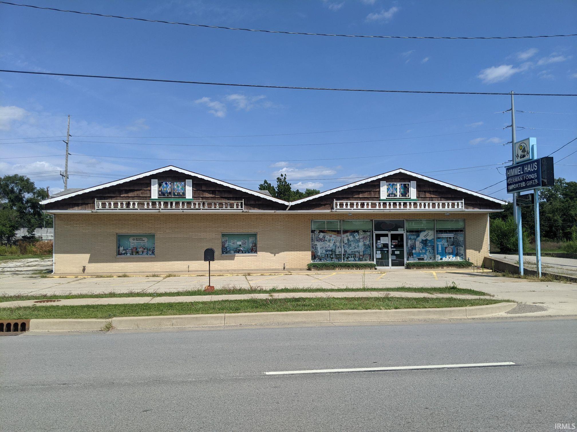 Photo 0 of 3444 S Main Boulevard