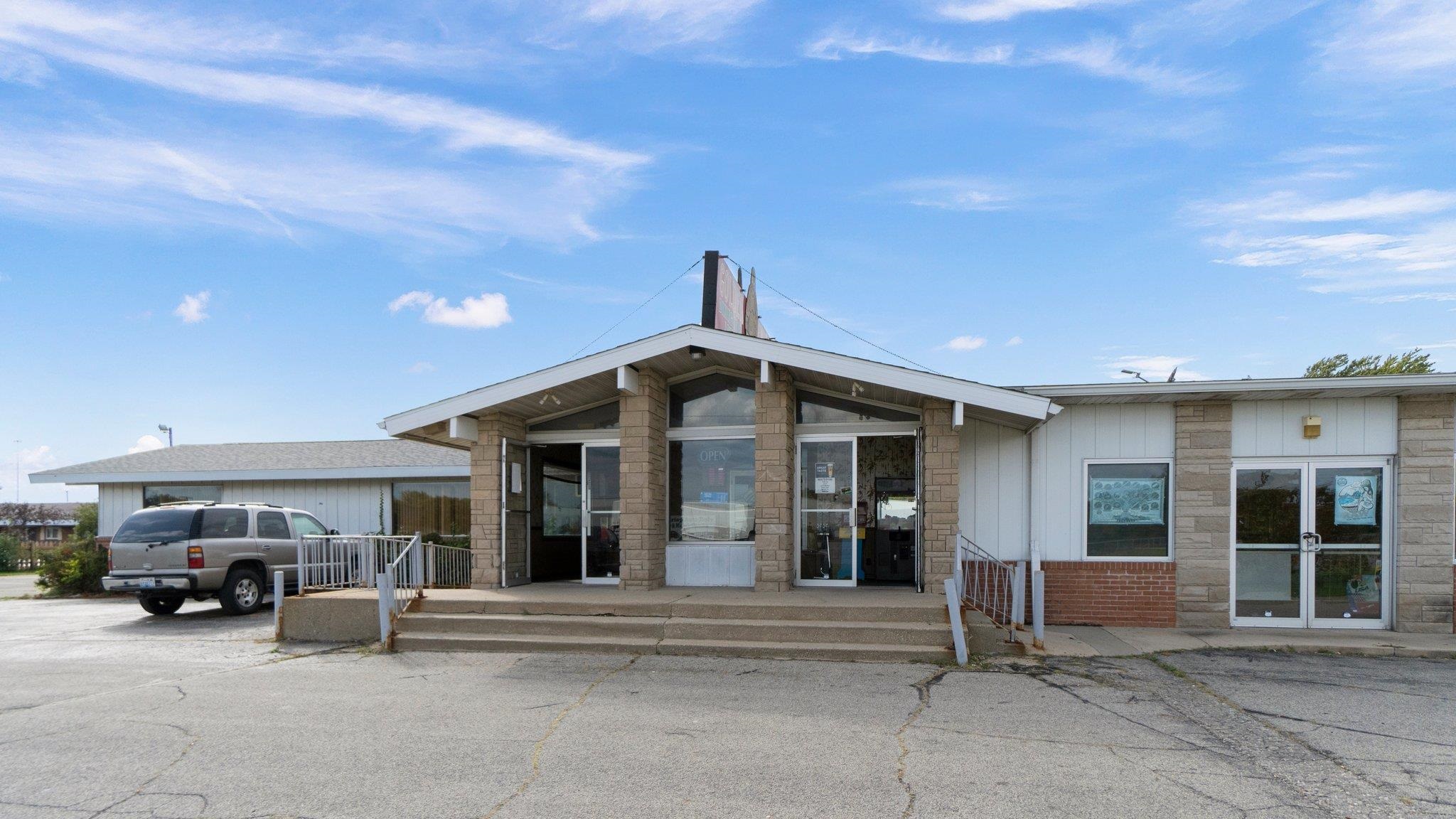 Photo 0 of 0010 W 815 N Road