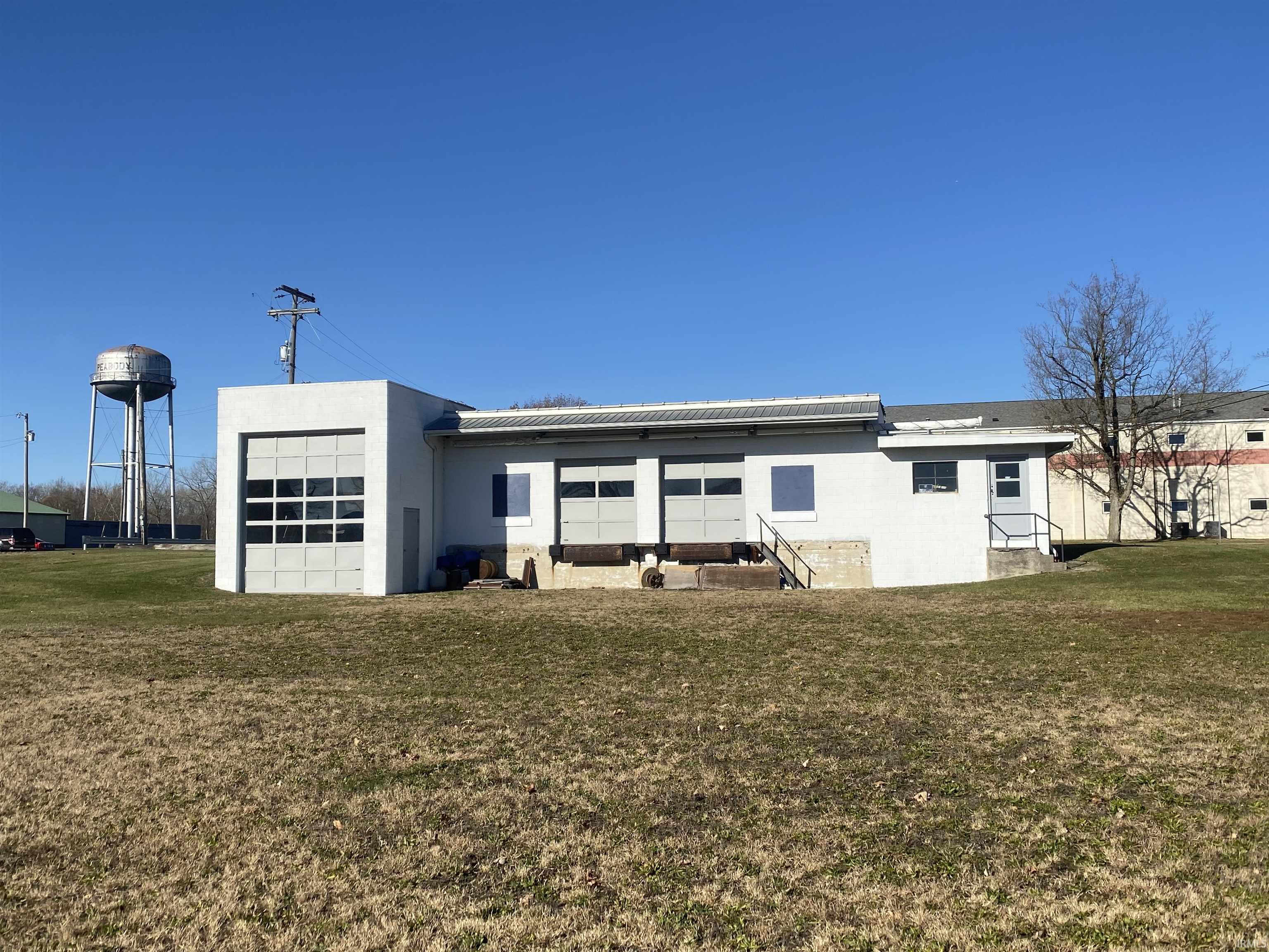 Photo 0 of 611 W 4Th Street