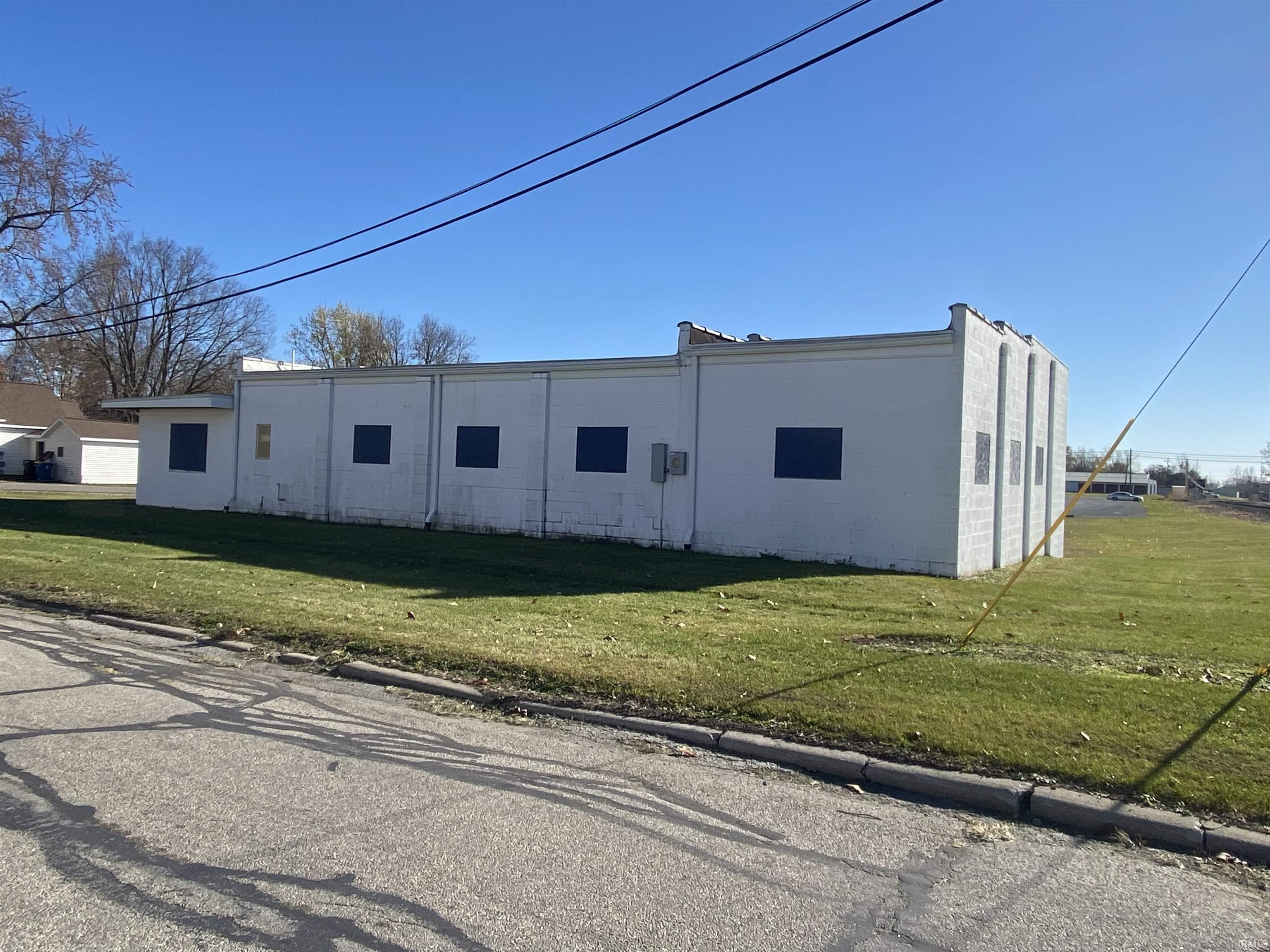 Photo 1 of 611 W 4Th Street