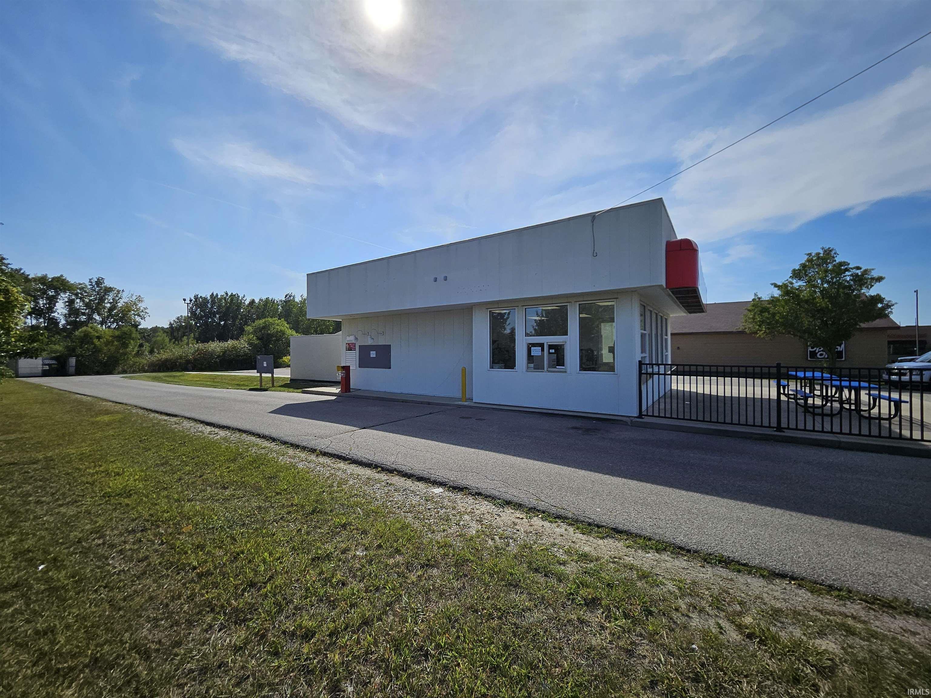 Photo 5 of 2950 Frontage Road