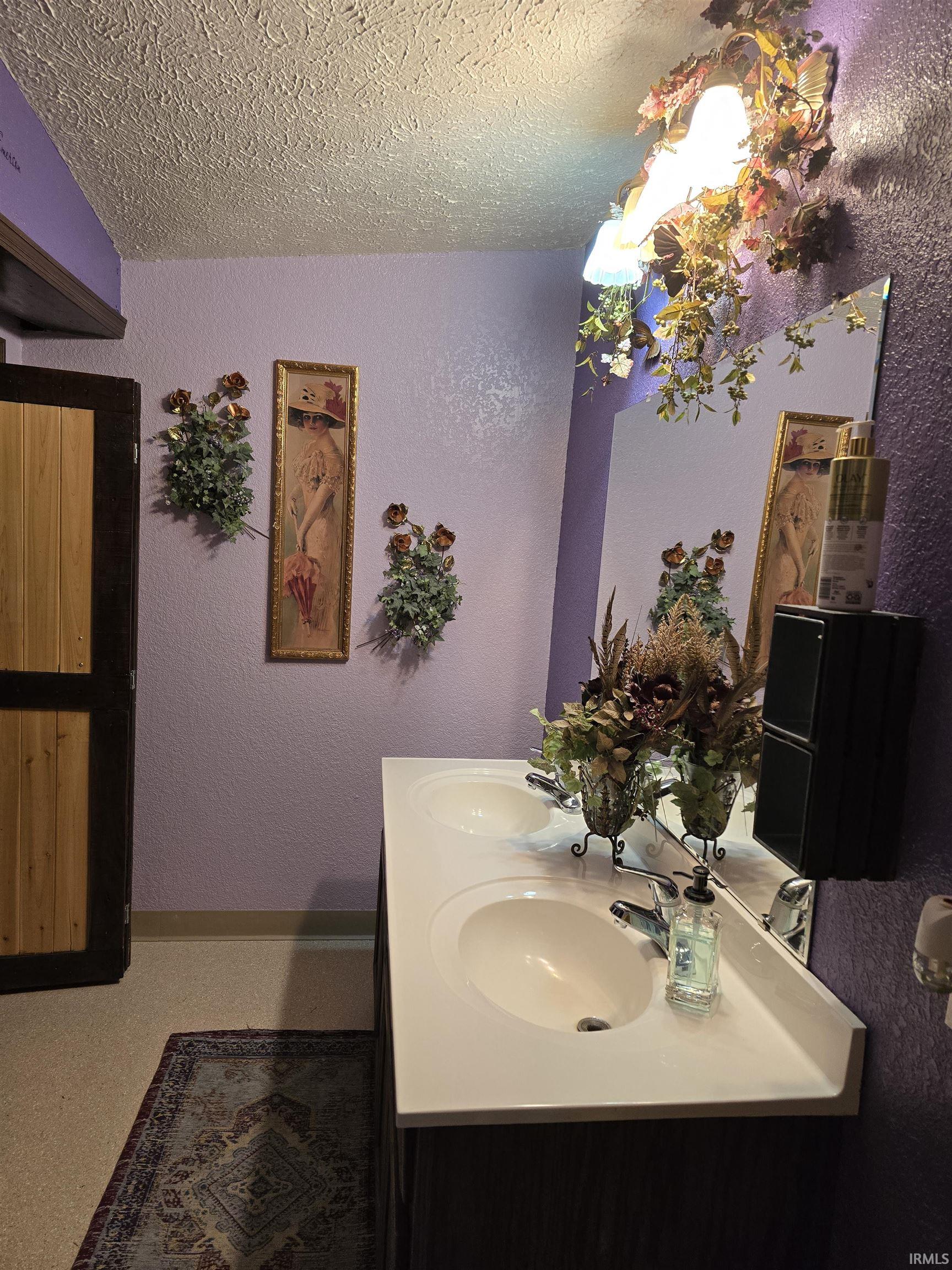 Photo 14 of 321 E Mitchell Street