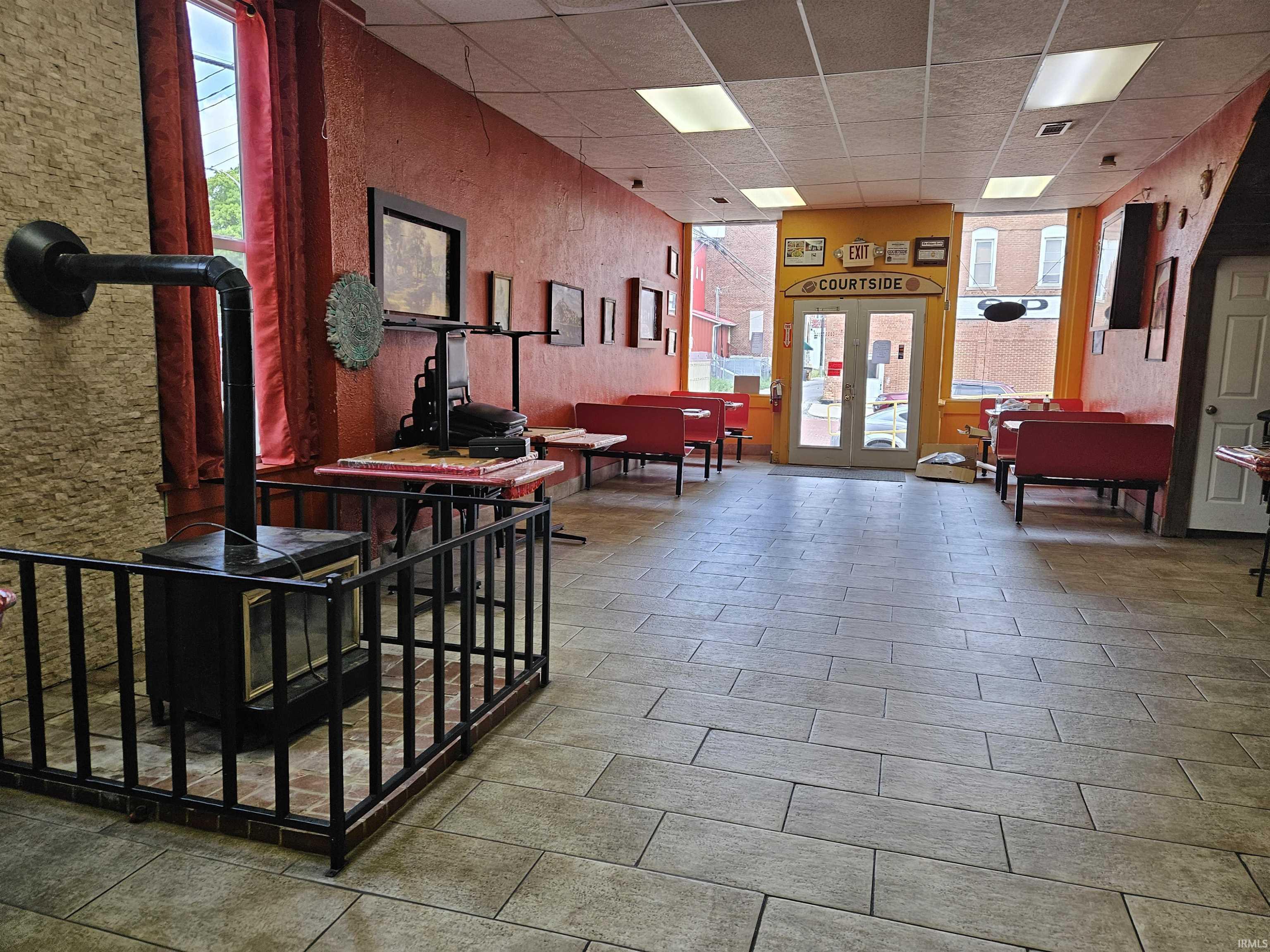 Photo 4 of 112 E Spring