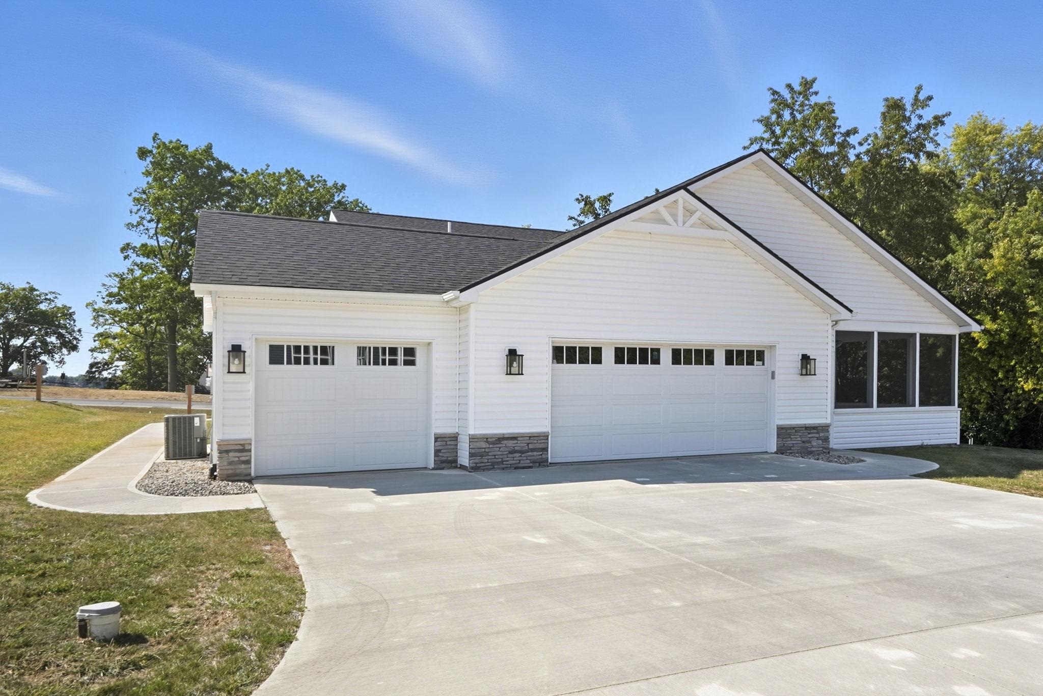 Photo 2 of 20 Ln 520 Lake James