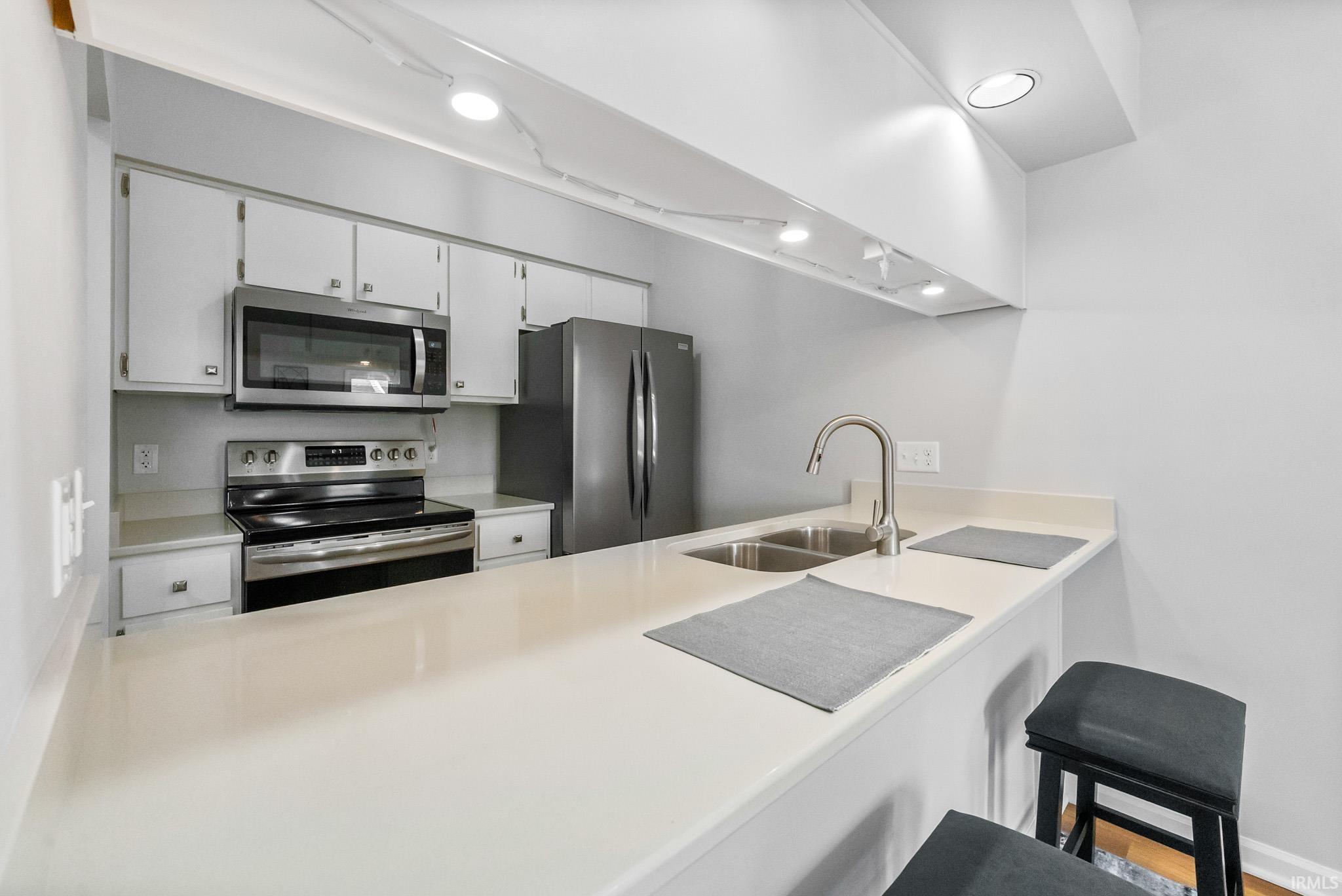 Photo 11 of 300 E Medusa Street