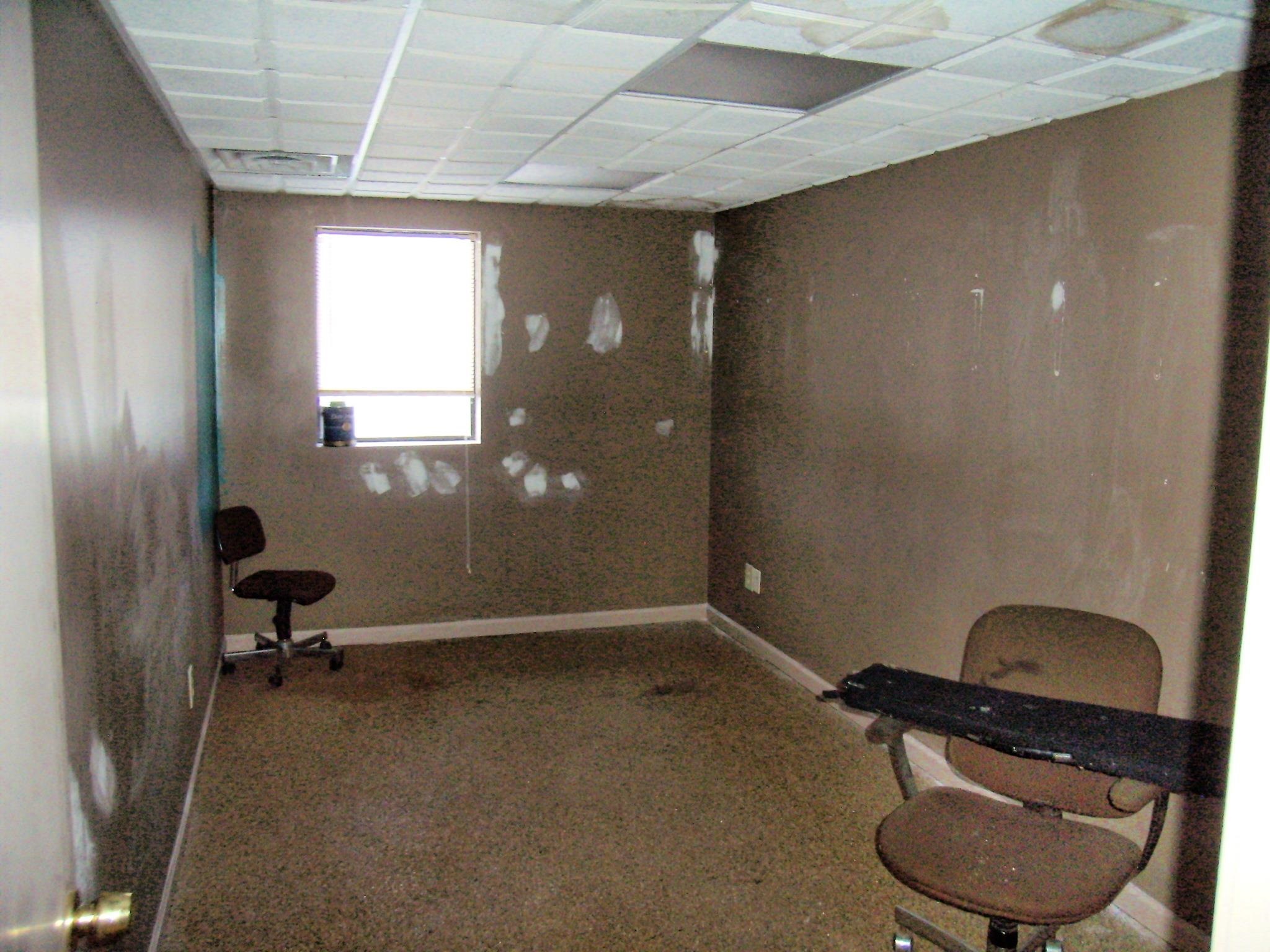 Photo 10 of 1800 Wohlert Street