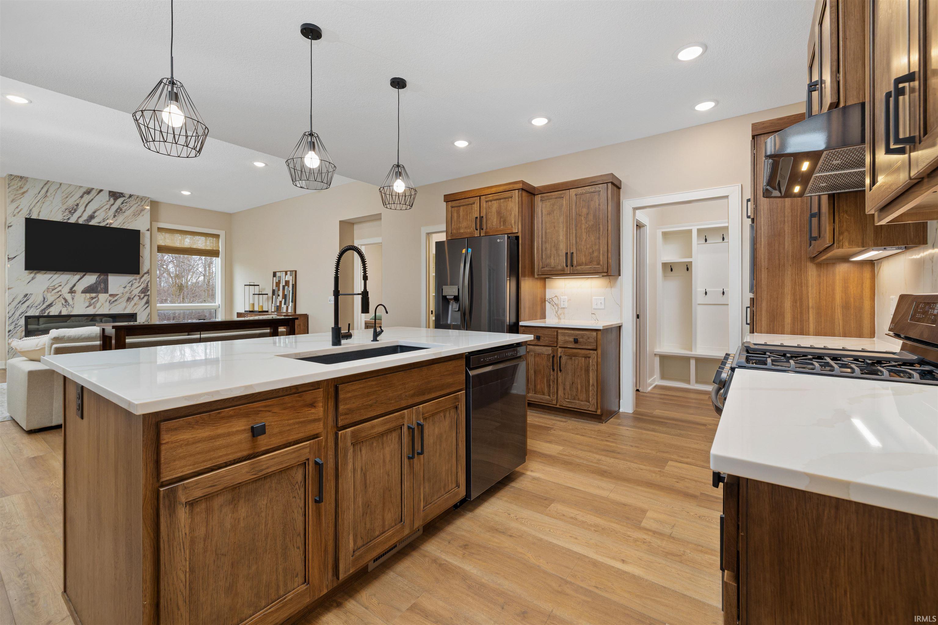 Photo 4 of 18096 Tullymore Lane