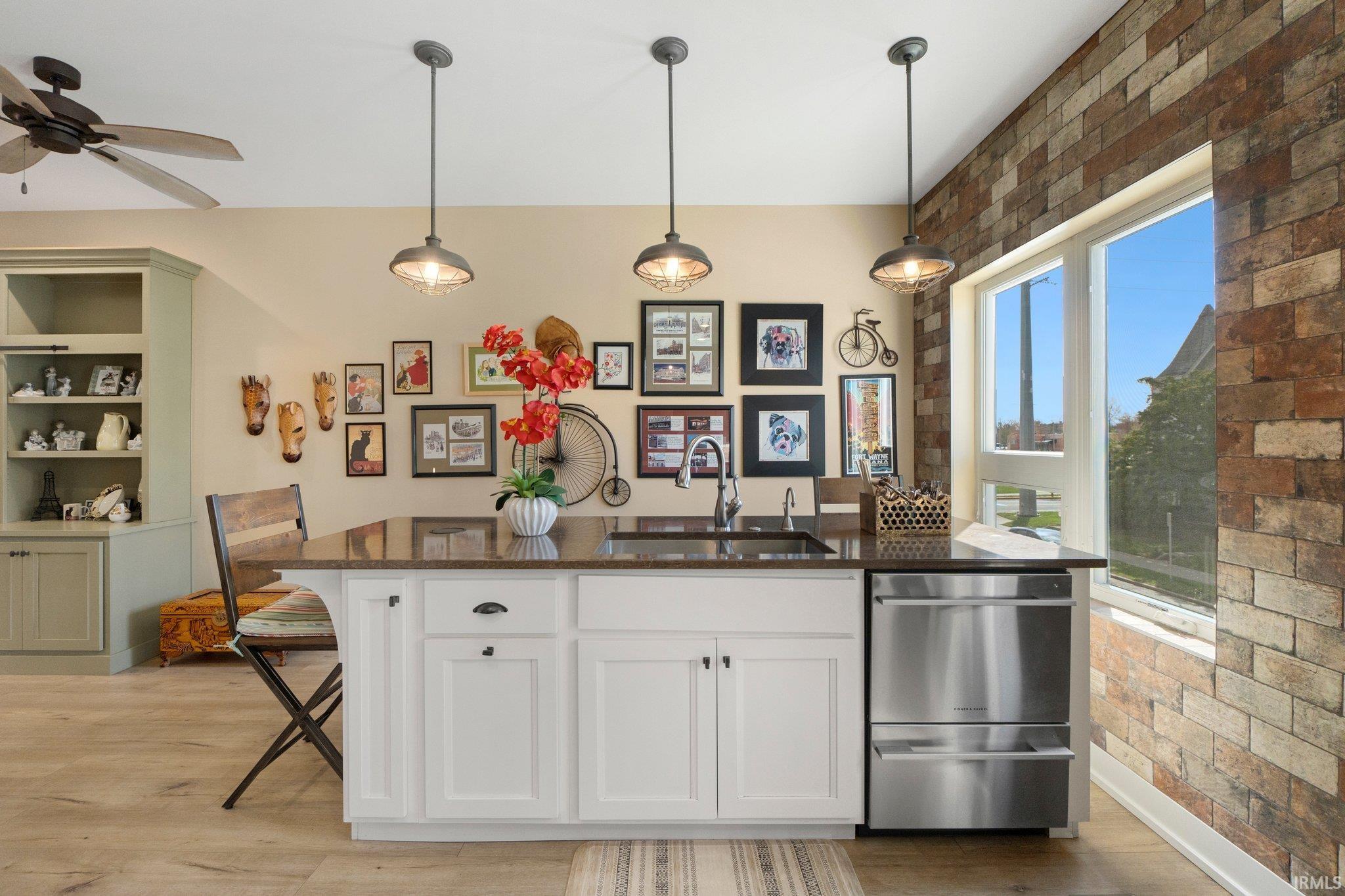 Photo 11 of 410 W Brackenridge Street