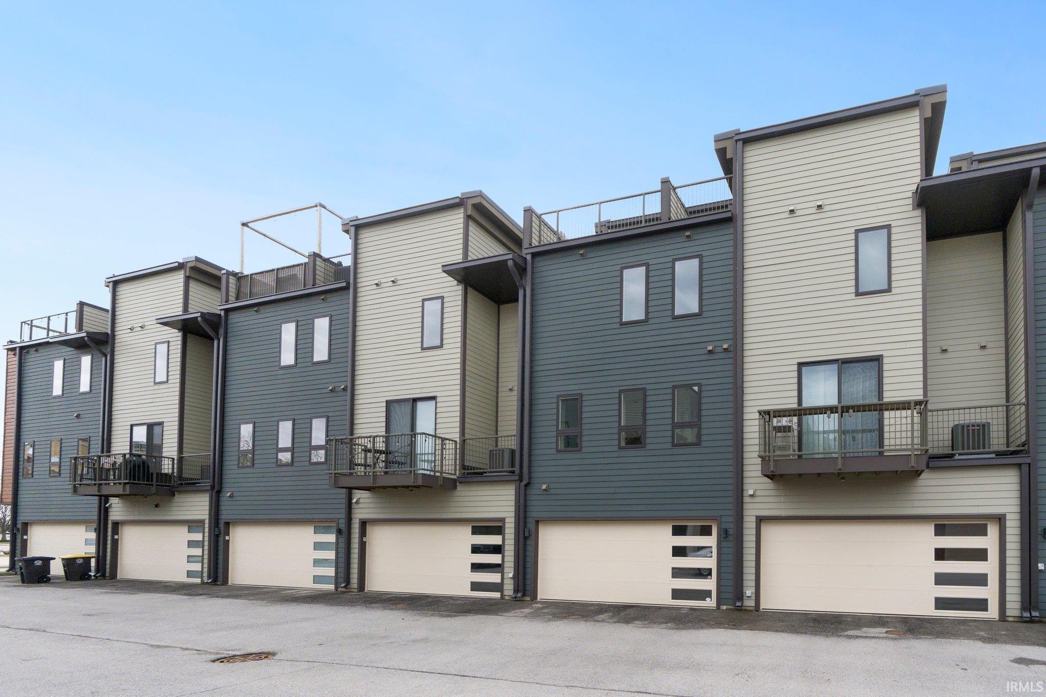 Photo 33 of 410 W Brackenridge Street